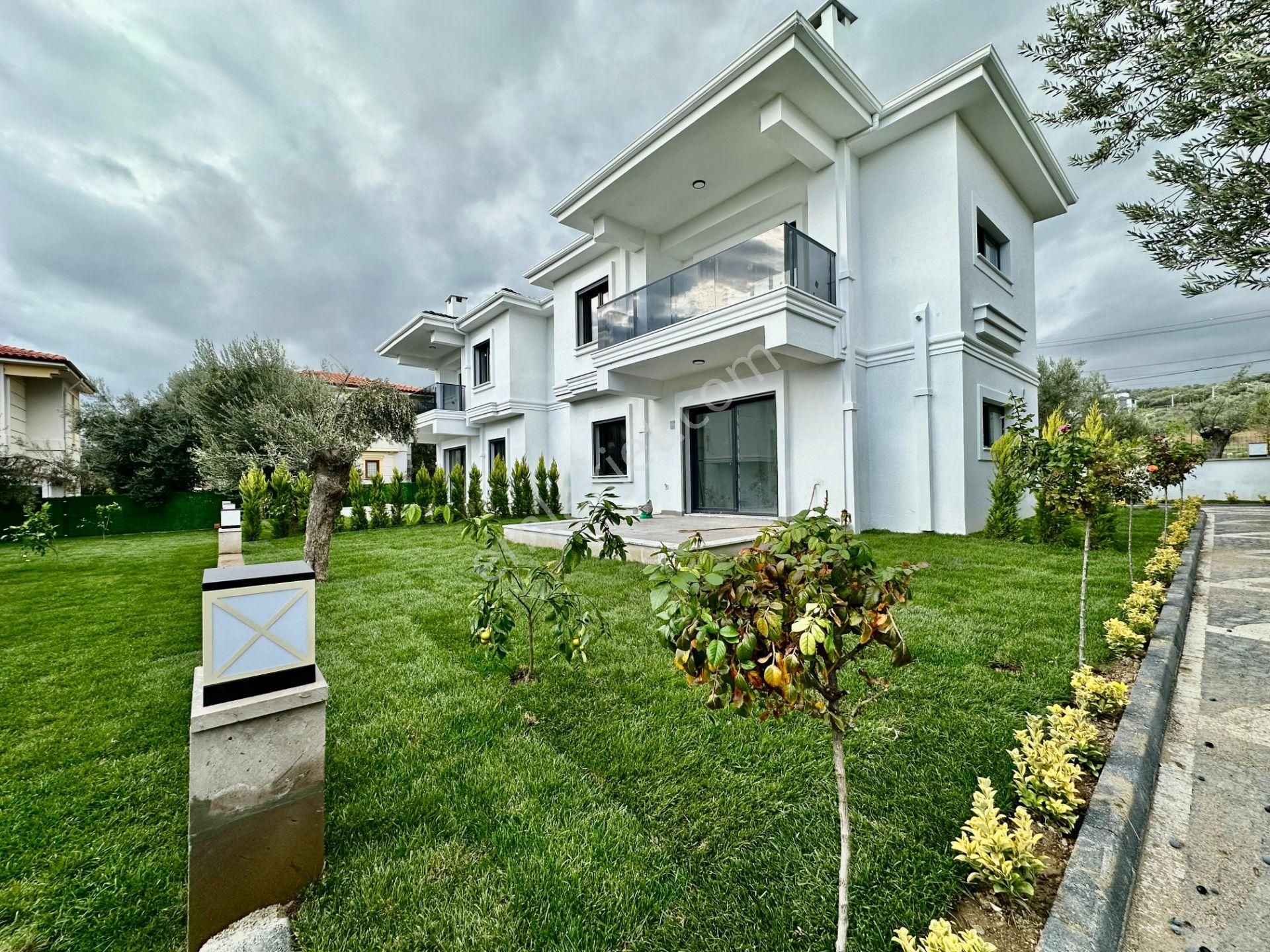 ꧁ay Emlaktan꧂küçükkuyu Mıhlı'da Butik Sitede Denize 300 M Deniz Gören Balkonlu Satılık 2+1 Daire - Görsel 5