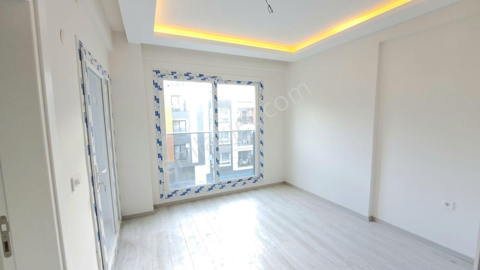 Kuşadası Merkezde Yatırıma Uygun Satılık 1+1 Daire - Görsel 11