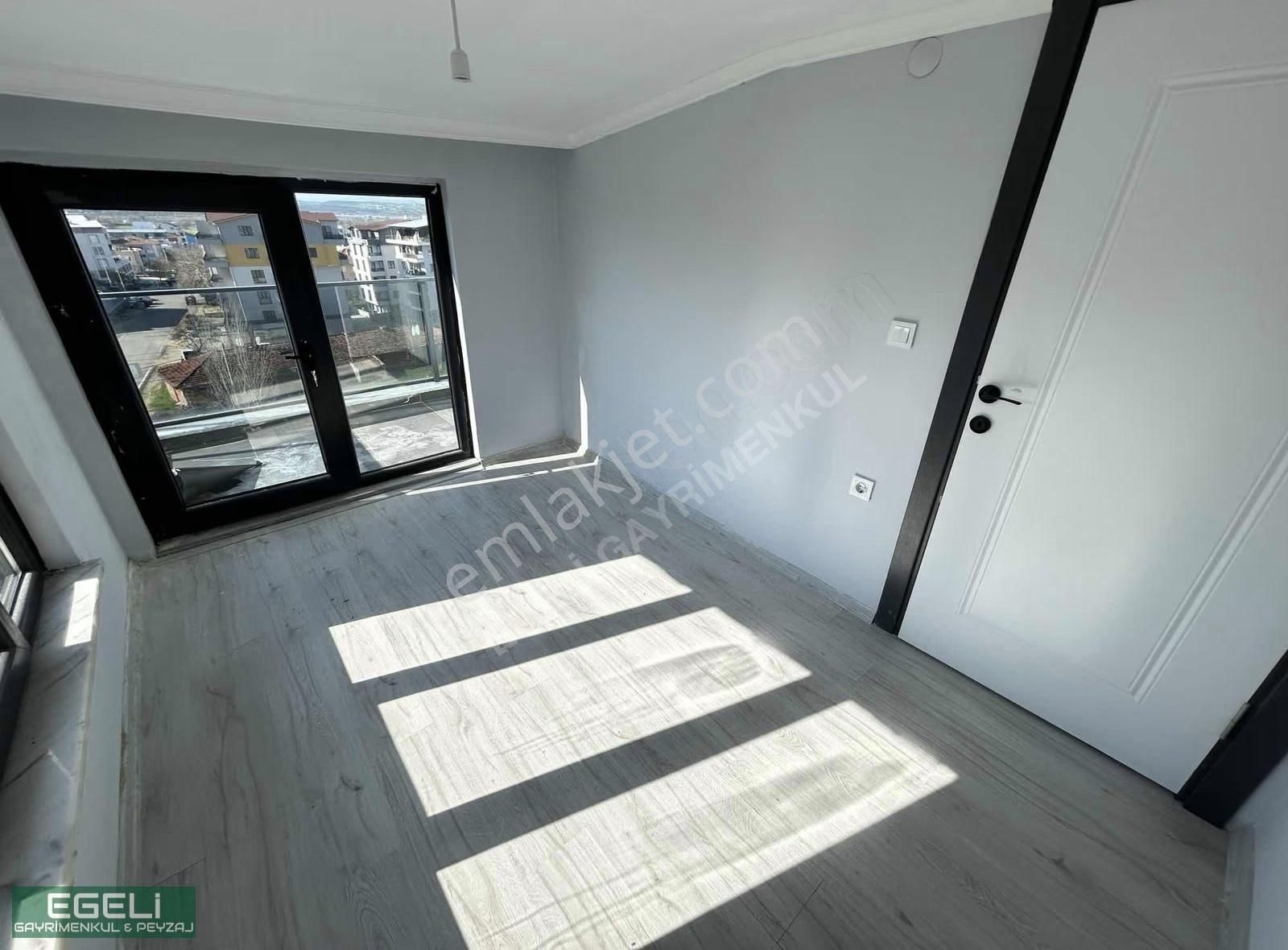 Egeli'den Akçalar'da Göl Manzaralı 3+1 Kiralık Dubleks Daire - Görsel 31