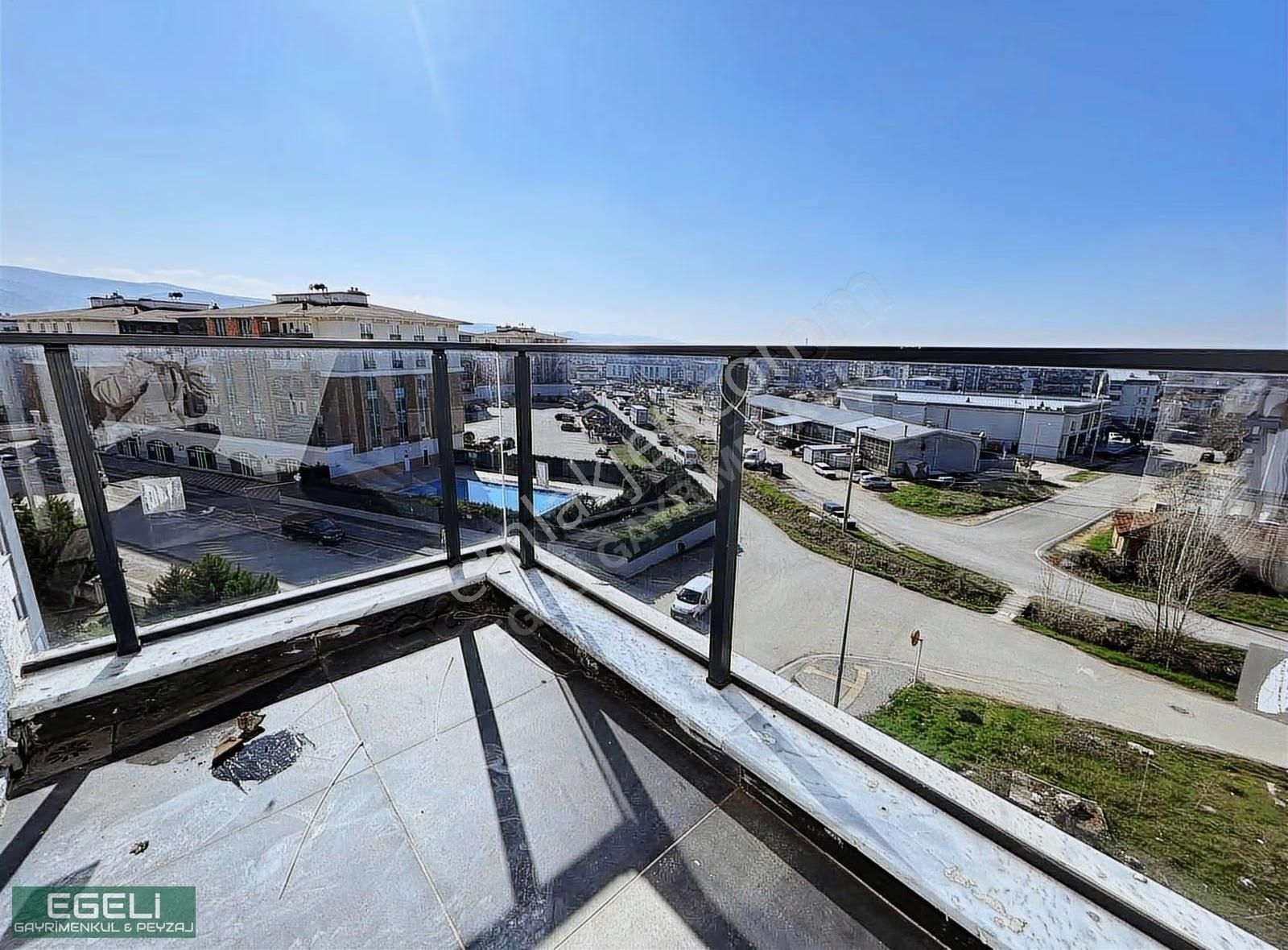 Egeli'den Akçalar'da Göl Manzaralı 3+1 Kiralık Dubleks Daire - Görsel 26