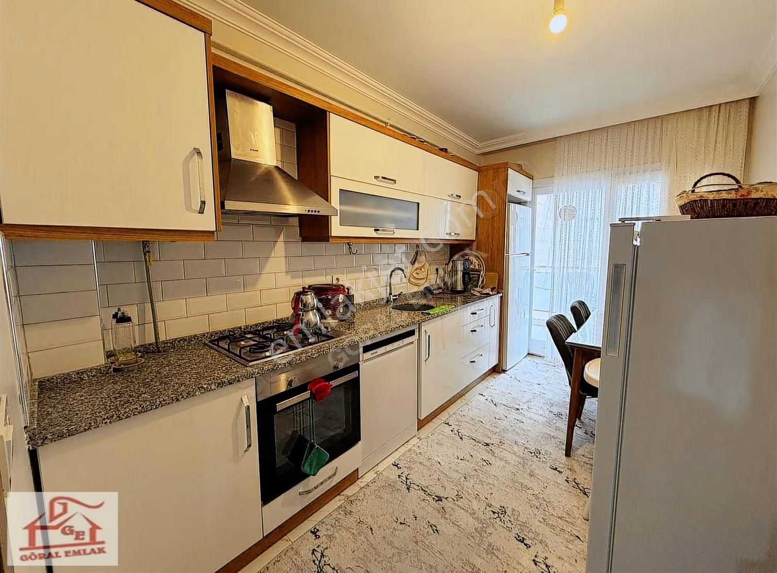 Göral Emlak'tan Muradiye Mah Arakat 2+1 Satılık Fırsat Daire