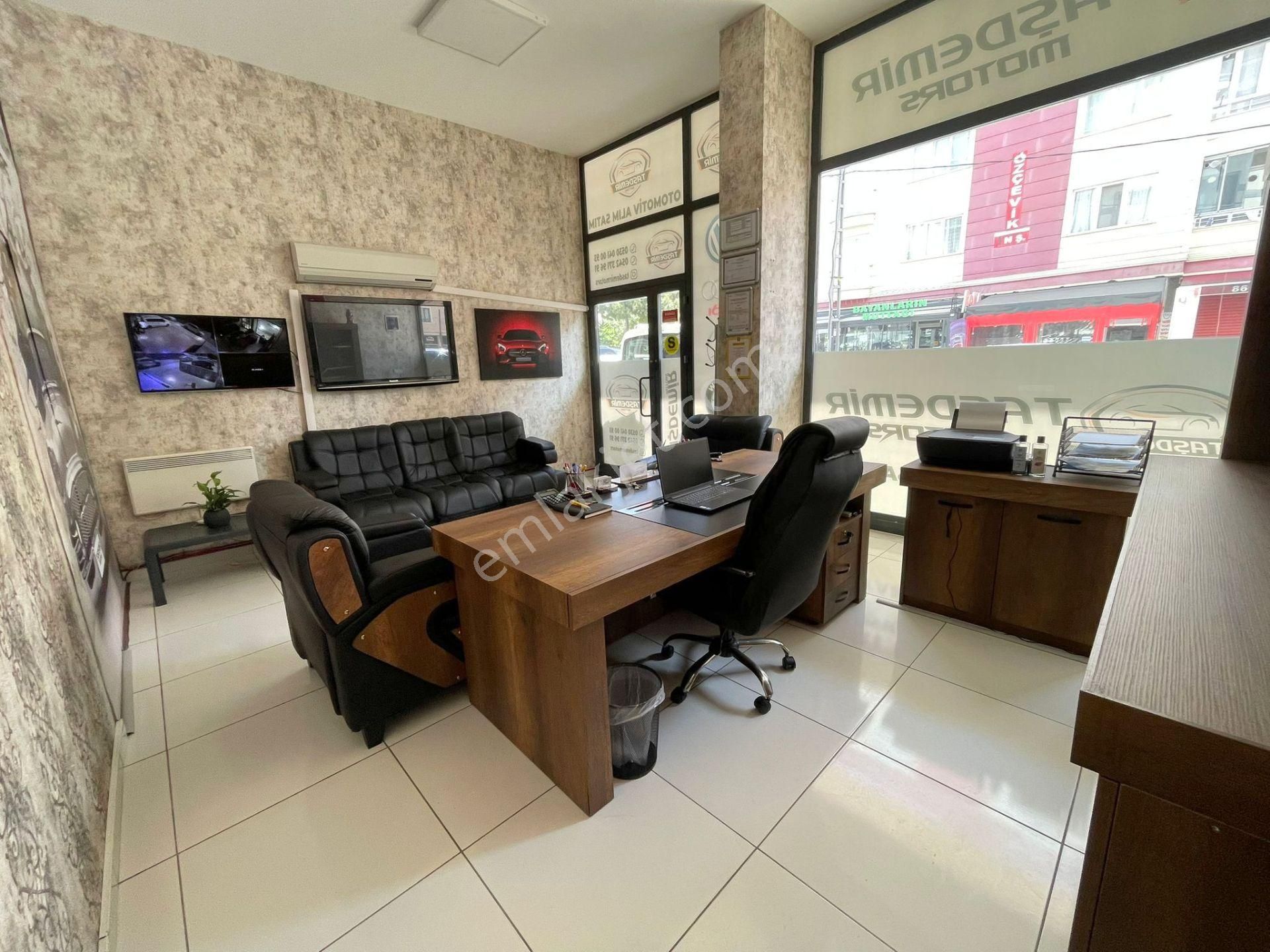 Mertcan'dan Şeyhli Mah. Cadde Üzerinde İskanlı Giriş Kat Dükkan - Görsel 3