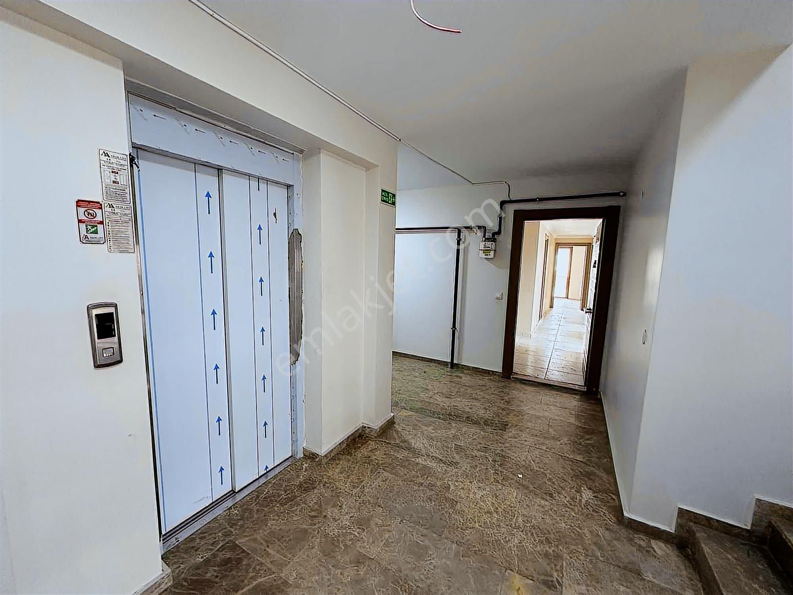 Yeni Mahalle Merkezi Konumda Kiralık Ebeveyn Banyo 2+1 Daire - Görsel 22
