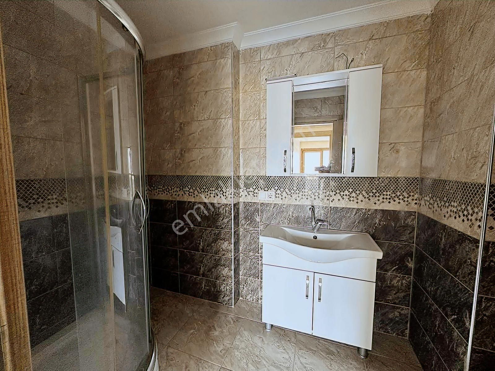 Yeni Mahalle Merkezi Konumda Kiralık Ebeveyn Banyo 2+1 Daire - Görsel 30