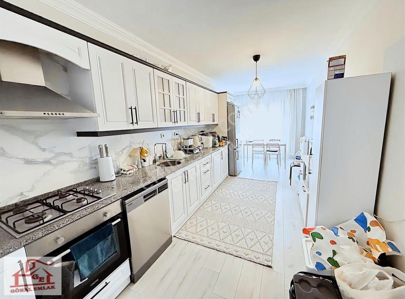 Göral Emlak'tan Muradiye 'de Lüks Ferah Site De 2+1 K Mutfak