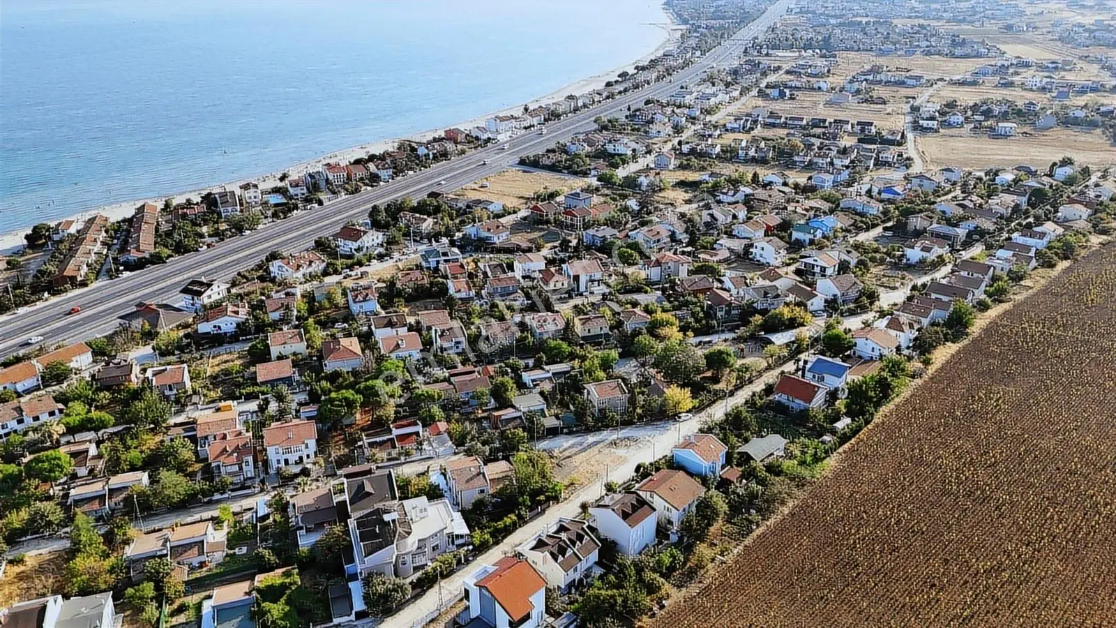 Silivri Villakent Sitesinde Satılık 356 M² Köşe Başı İmarlı Arsa