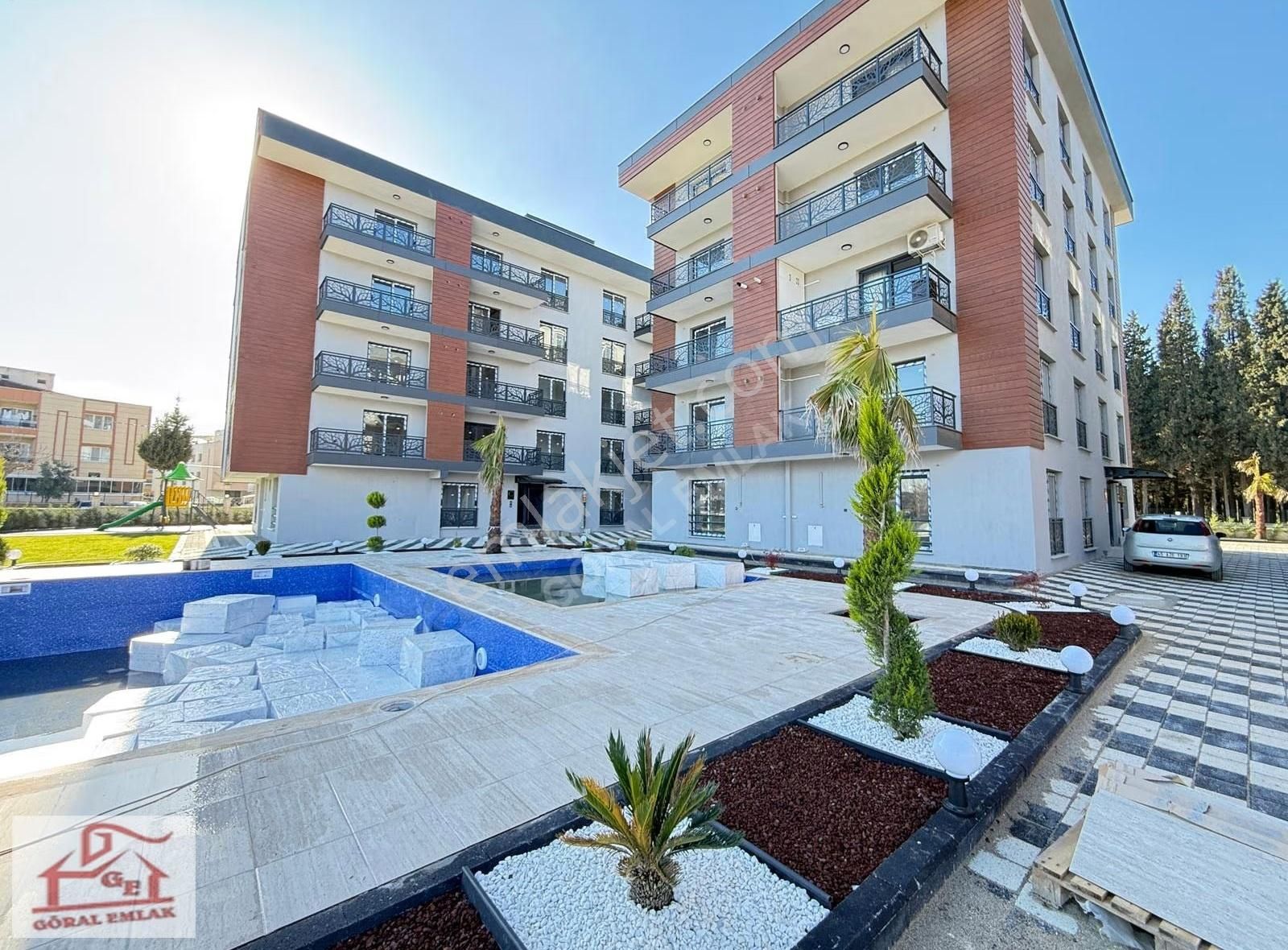 Göral Emlaktan Havuzlu Sitede 1+1 Satılık Daire