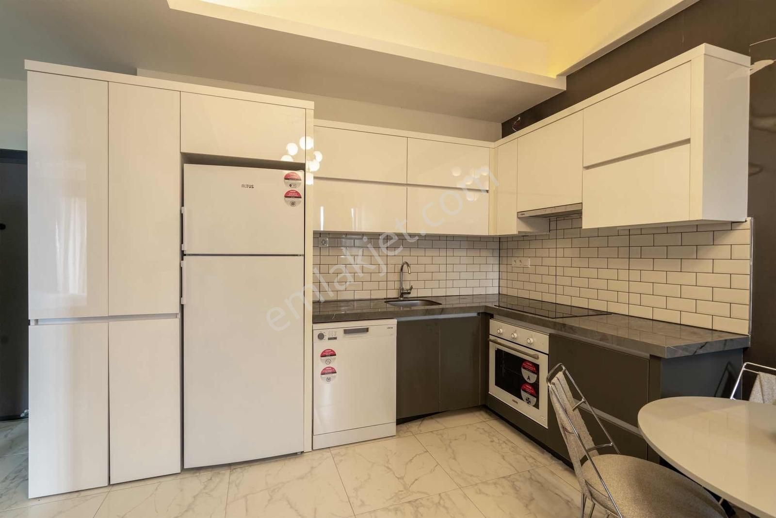 Avsallar Kingdom Towerda Full Deniz Manzaralı Lüks Eşyalı 1+1 - Görsel 4