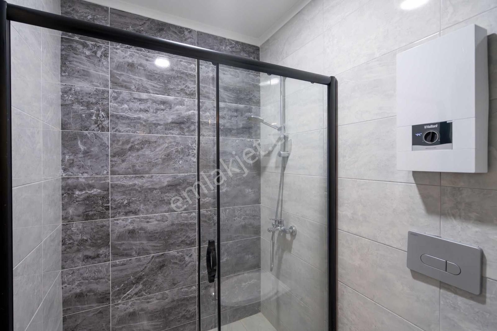 Avsallar Kingdom Towerda Full Deniz Manzaralı Lüks Eşyalı 1+1 - Görsel 13