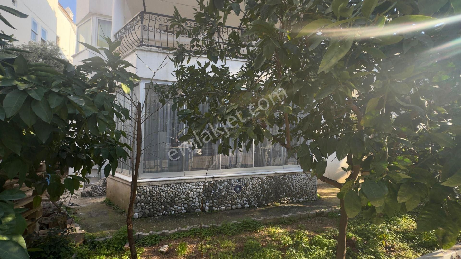 Marmaris Siteler'de Denize Yakın, Bahçeli, Eşyalı 2+1 Daire