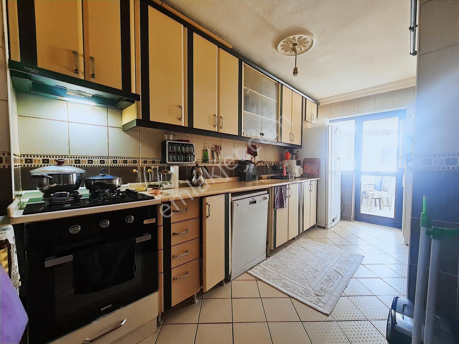 Cadde Üzeri- Belediye-adliye Ek Binası-trene Yürüme Mesafesi 3+1