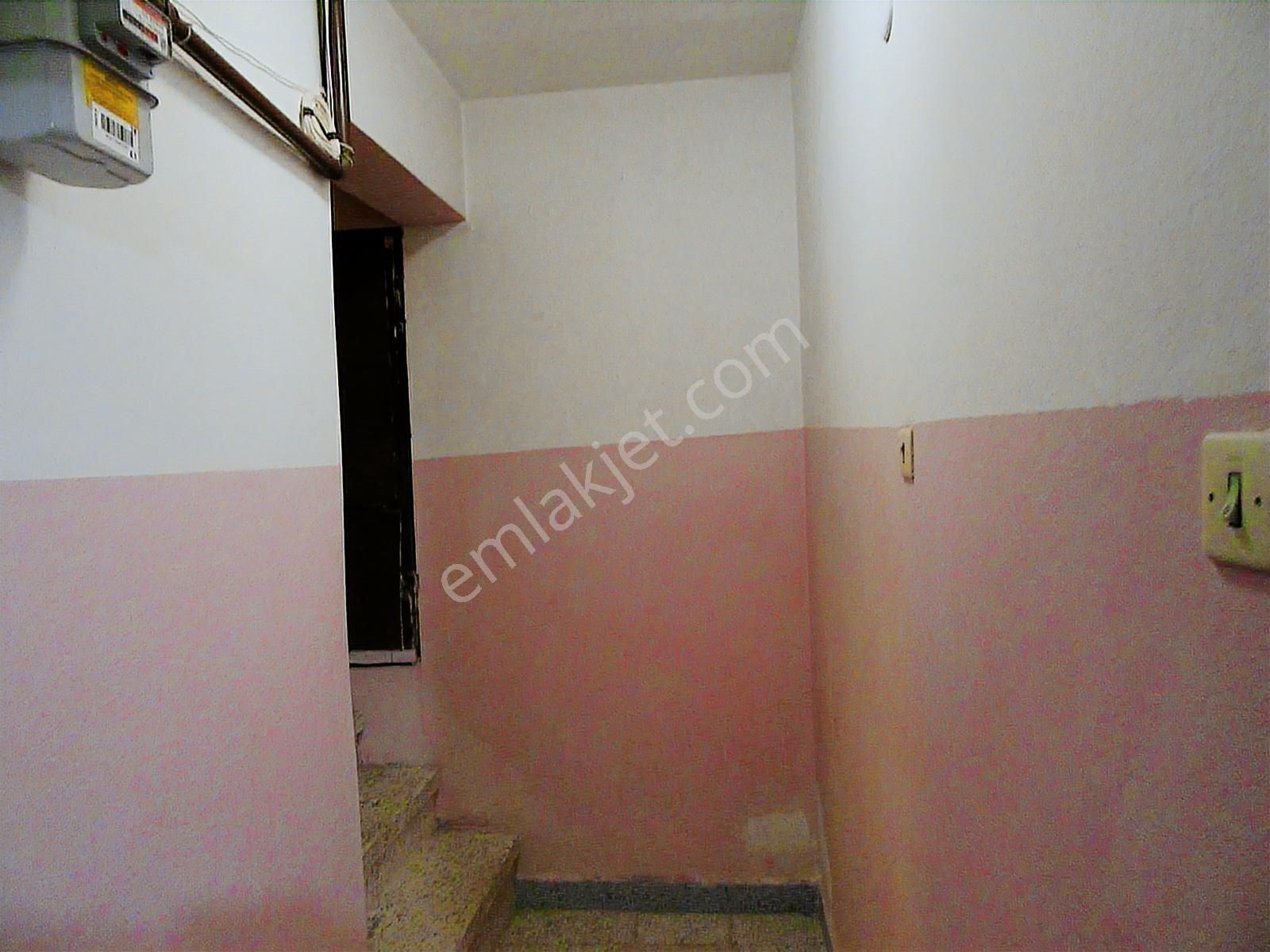 Çeliktepe Mahallesinde 1+1 80m2 Eşyalı Satılık Daire - Görsel 12