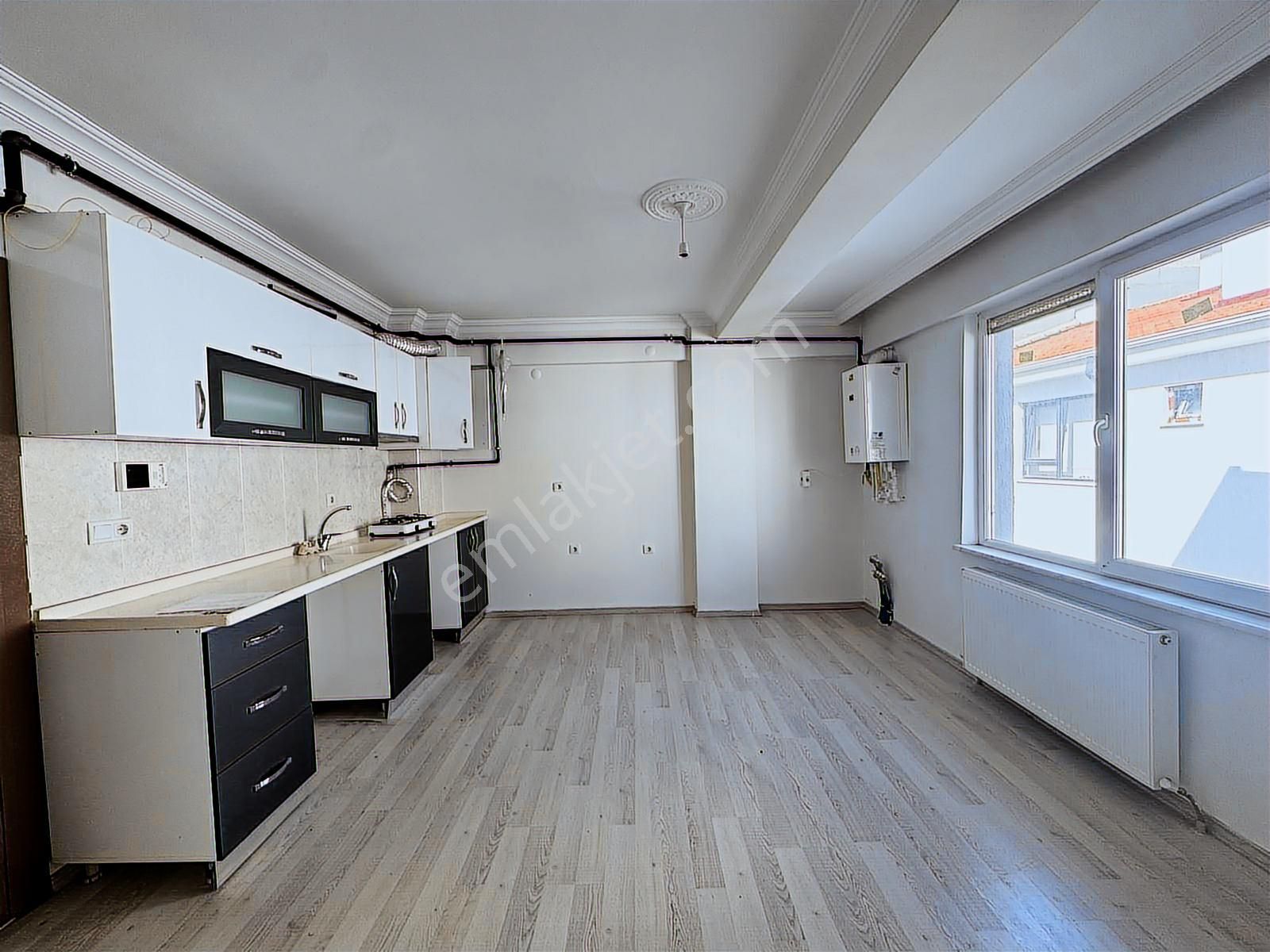 Oscar'dan Gündüz Ökçün Bulvarı Yakını 1+1 Daire