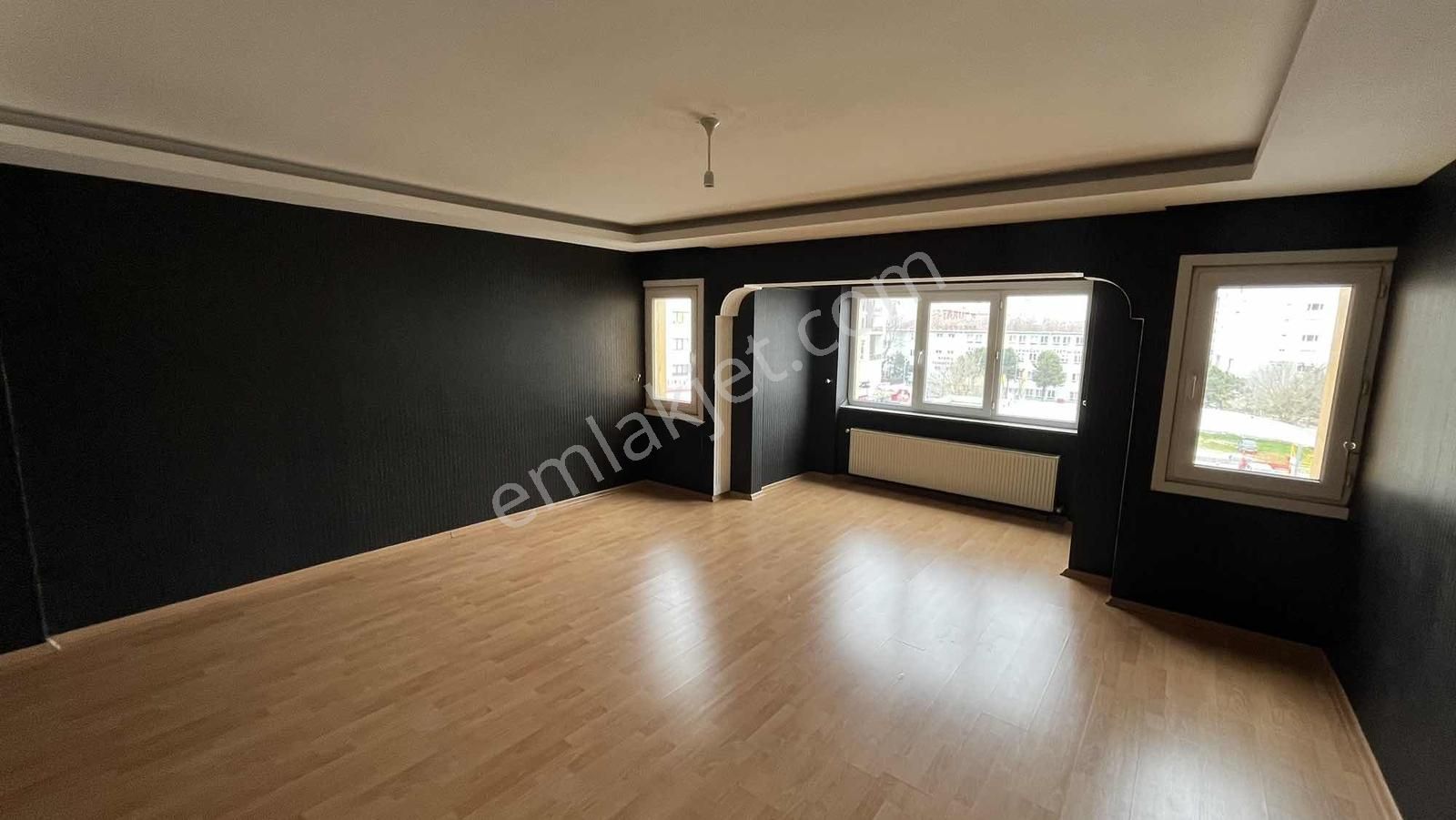 Büyükçekmece Mimaroba'da Kiralık 3+1 Daire