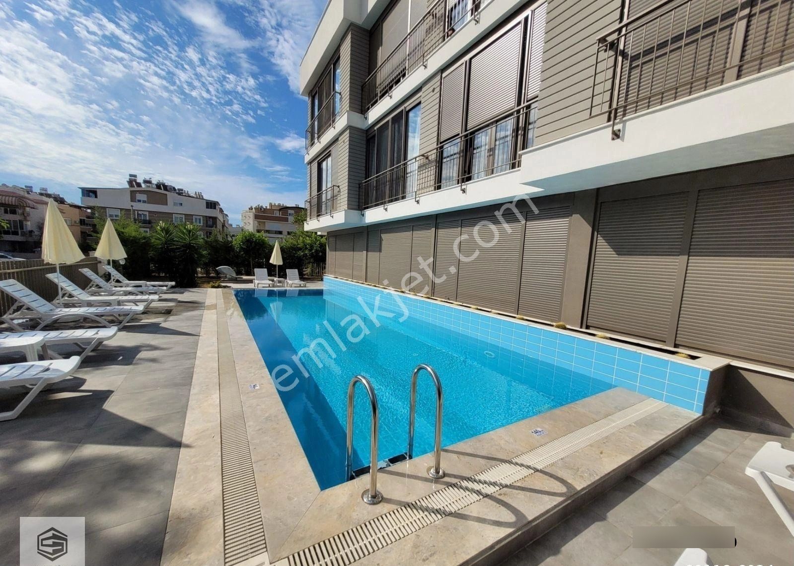 Güzeloba'da Orange Park Evlerinde 3+1 Dublex