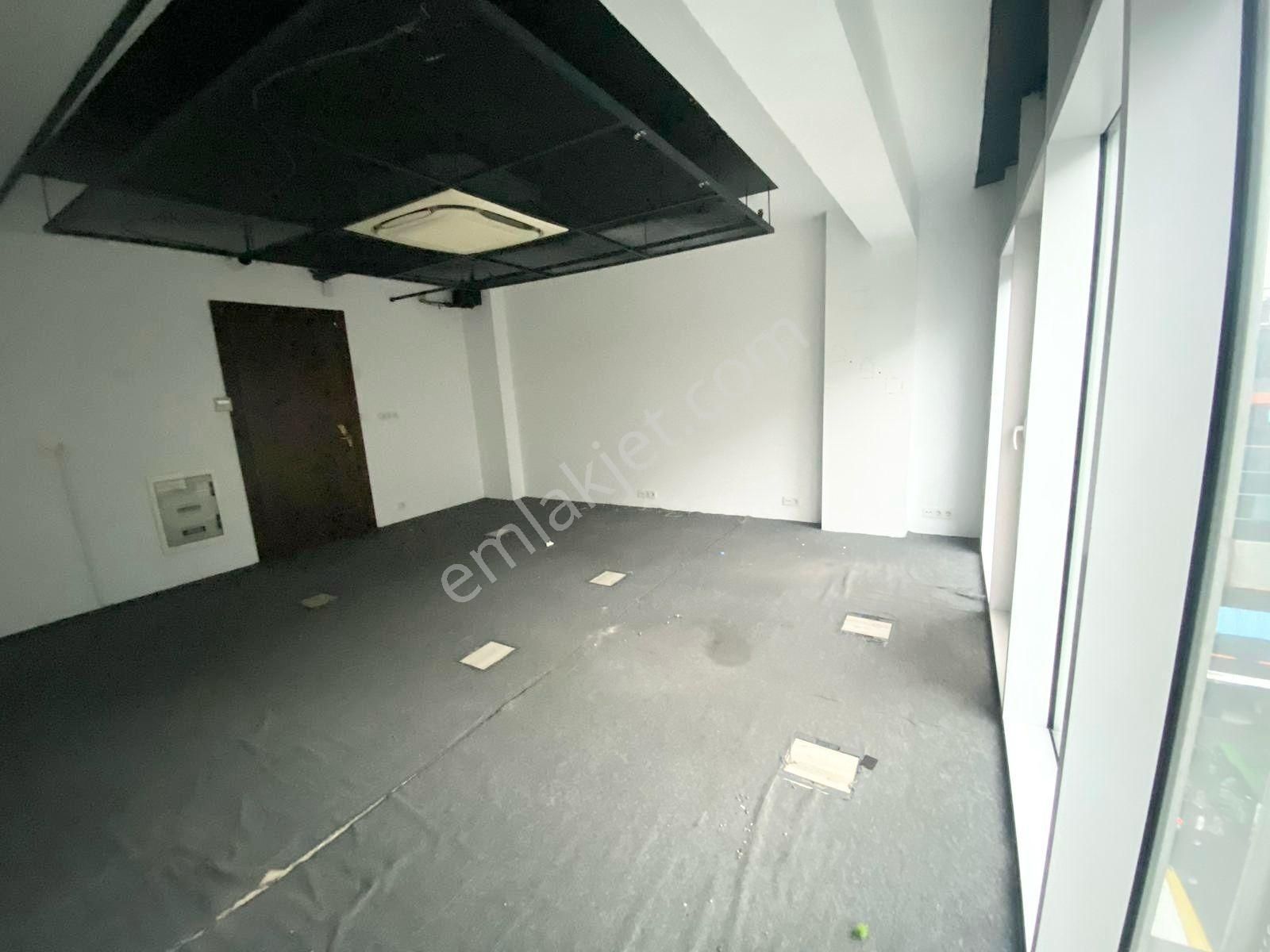 Nef 09 Plazada Metroya Çok Yakın Kiralık Ofis - Görsel 21