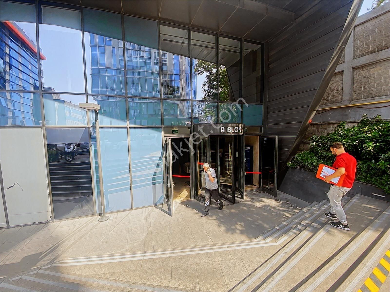 Nef 09 Plazada Metroya Çok Yakın Kiralık Ofis - Görsel 4