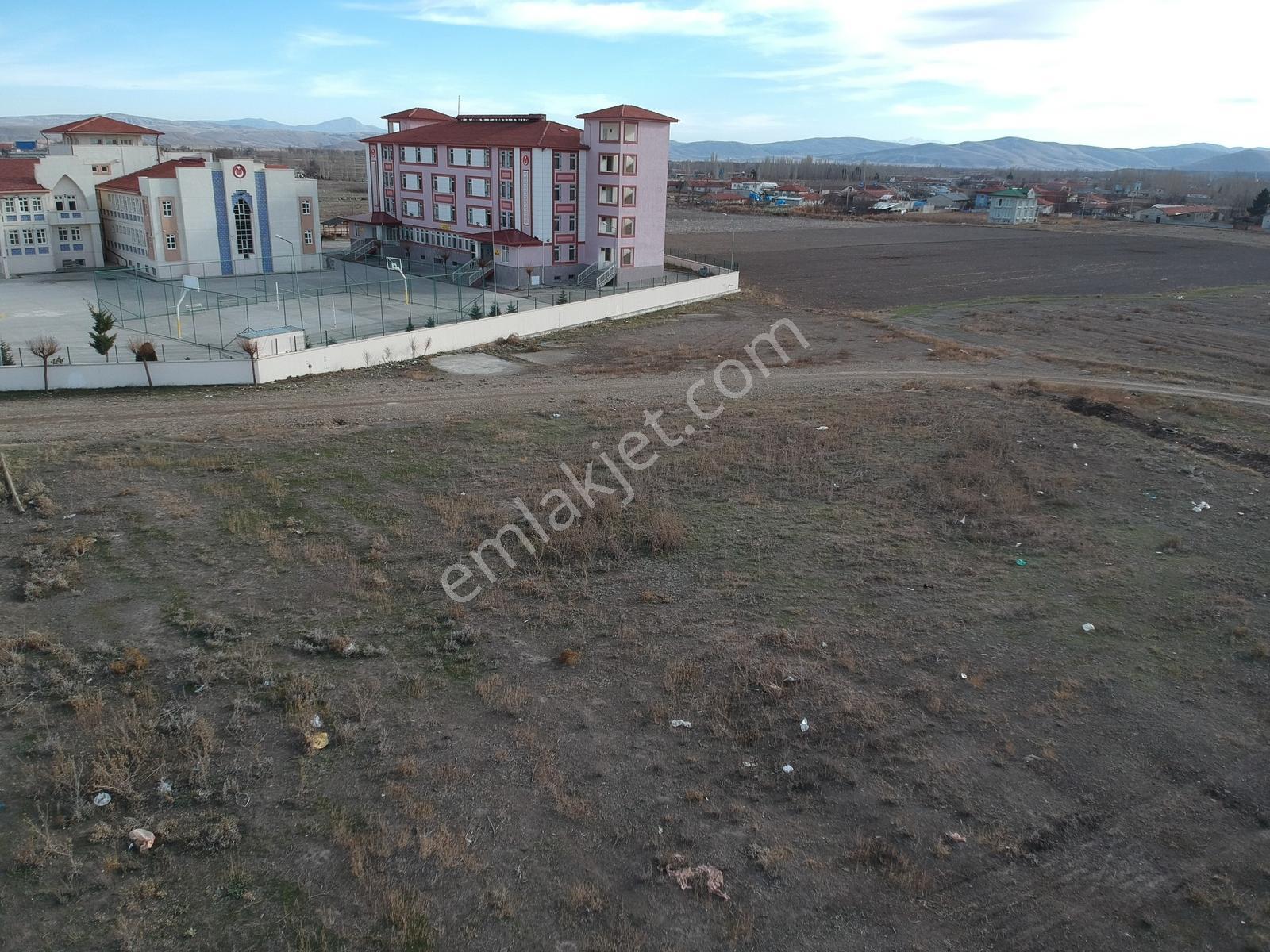 İlbey // Şuhut Mezbaha Caddesi Sbü Önünde 1044 M² Arsa - Görsel 5