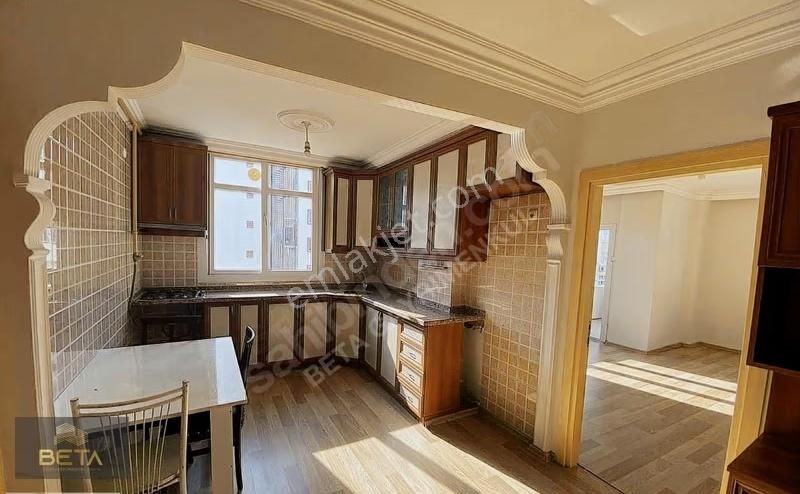 Mavi Bulvar Toros Mahallesi Pazar Civarı 3+1 Kombili Satılık!!