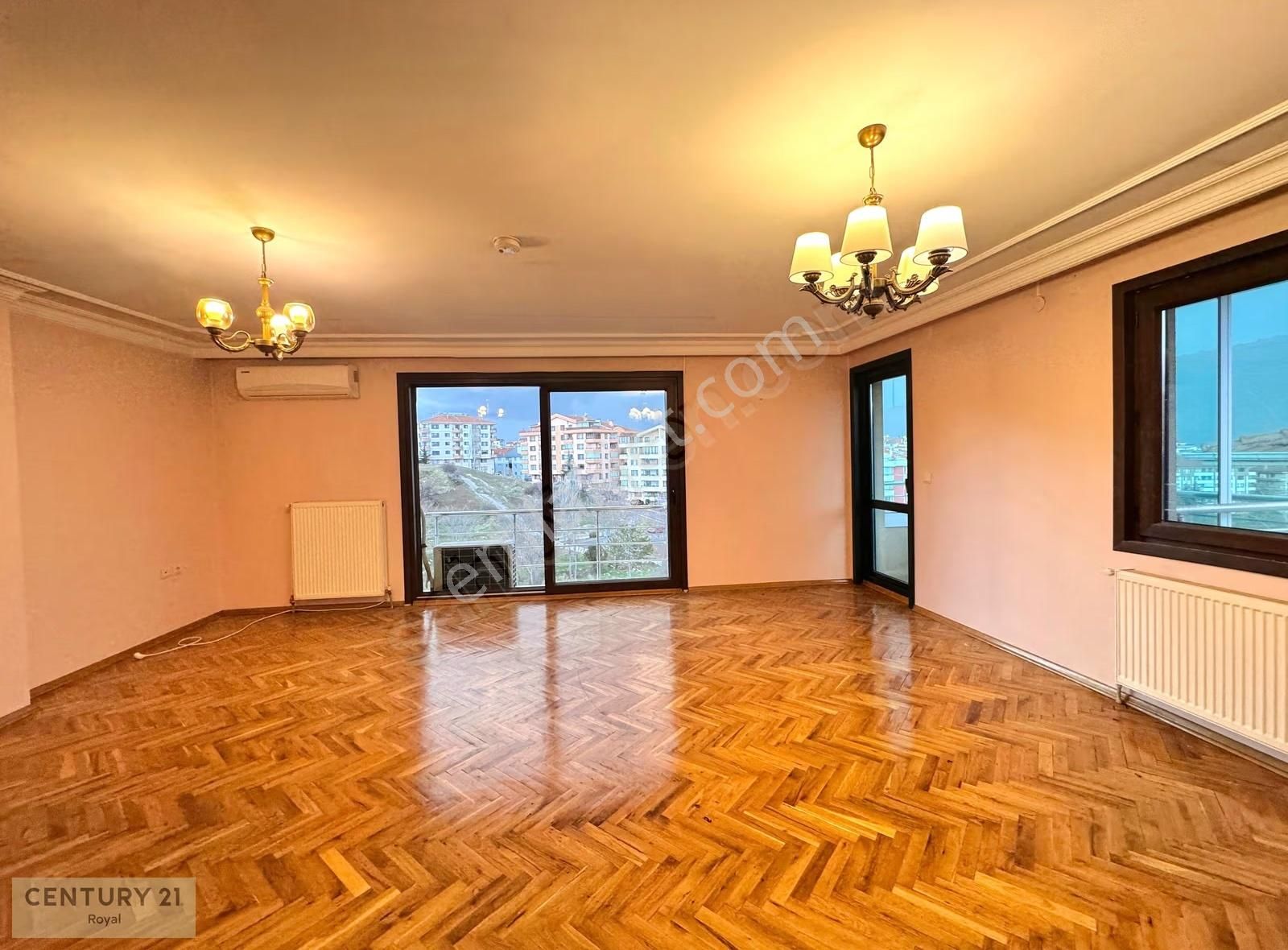 Dikmen Sokullu Caddesinde Teraslı Satılık 6+1 Daire - Görsel 25