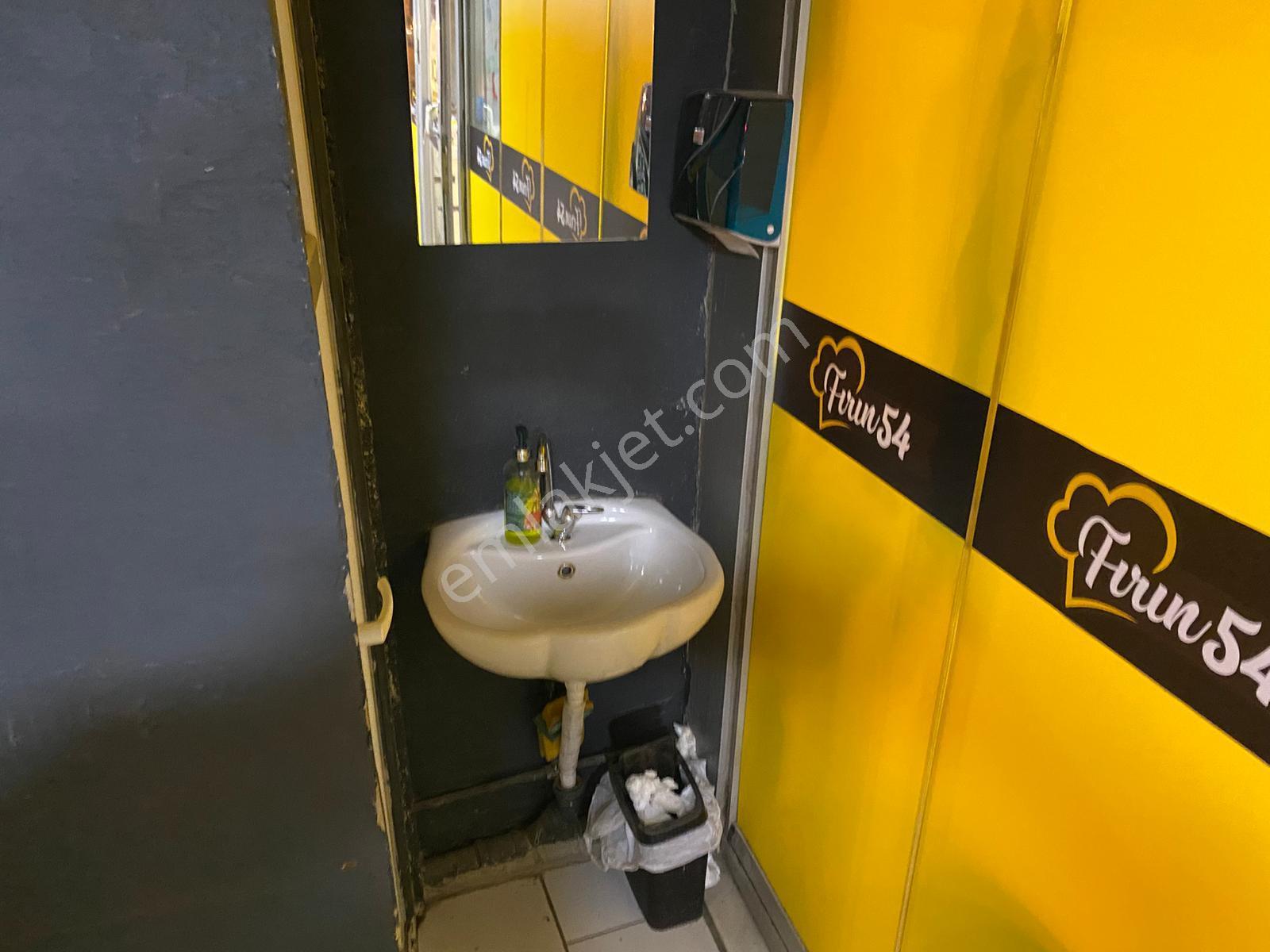 Remax Mavi'den Ankara Caddesi'nde İşlek Ve Köşe Konumda İşletme - Görsel 28