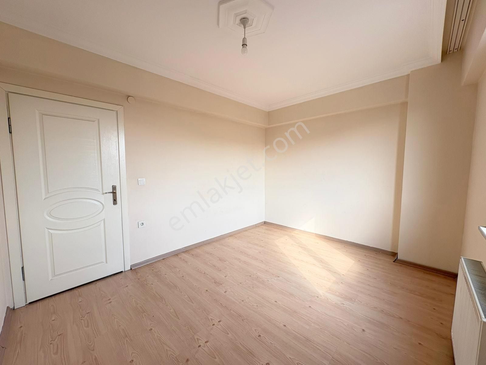 Mertcan'dan Kurtköy Mah.caddeye 1dk İskanlı Ara Kat Balkonlu 2+1 - Görsel 13