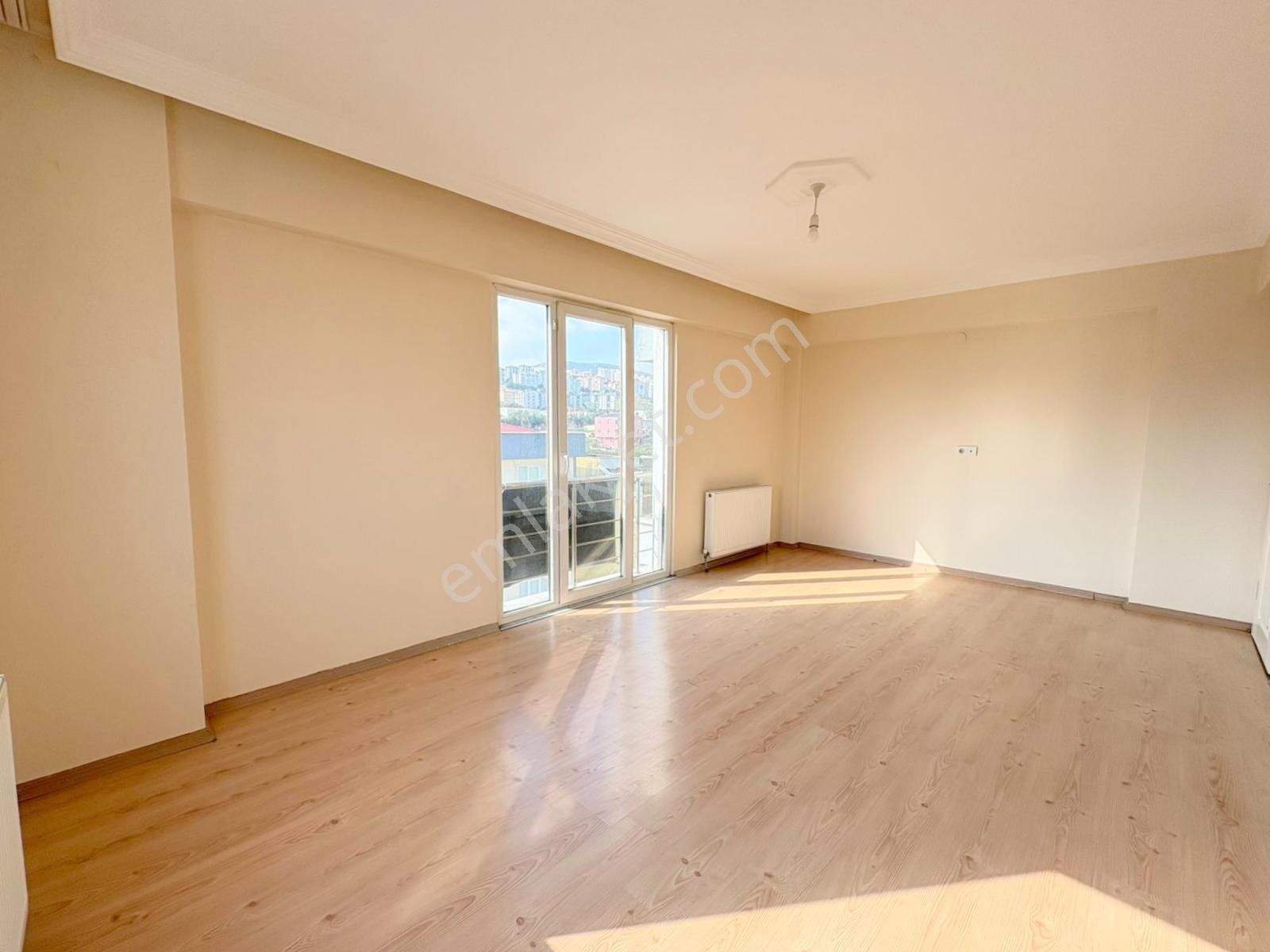 Mertcan'dan Kurtköy Mah.caddeye 1dk İskanlı Ara Kat Balkonlu 2+1 - Görsel 3