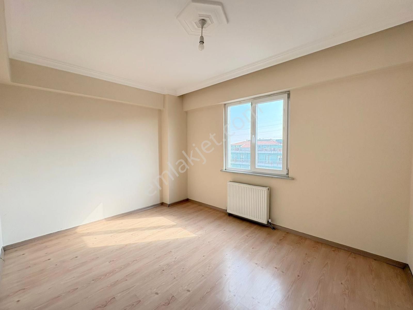 Mertcan'dan Kurtköy Mah.caddeye 1dk İskanlı Ara Kat Balkonlu 2+1 - Görsel 8