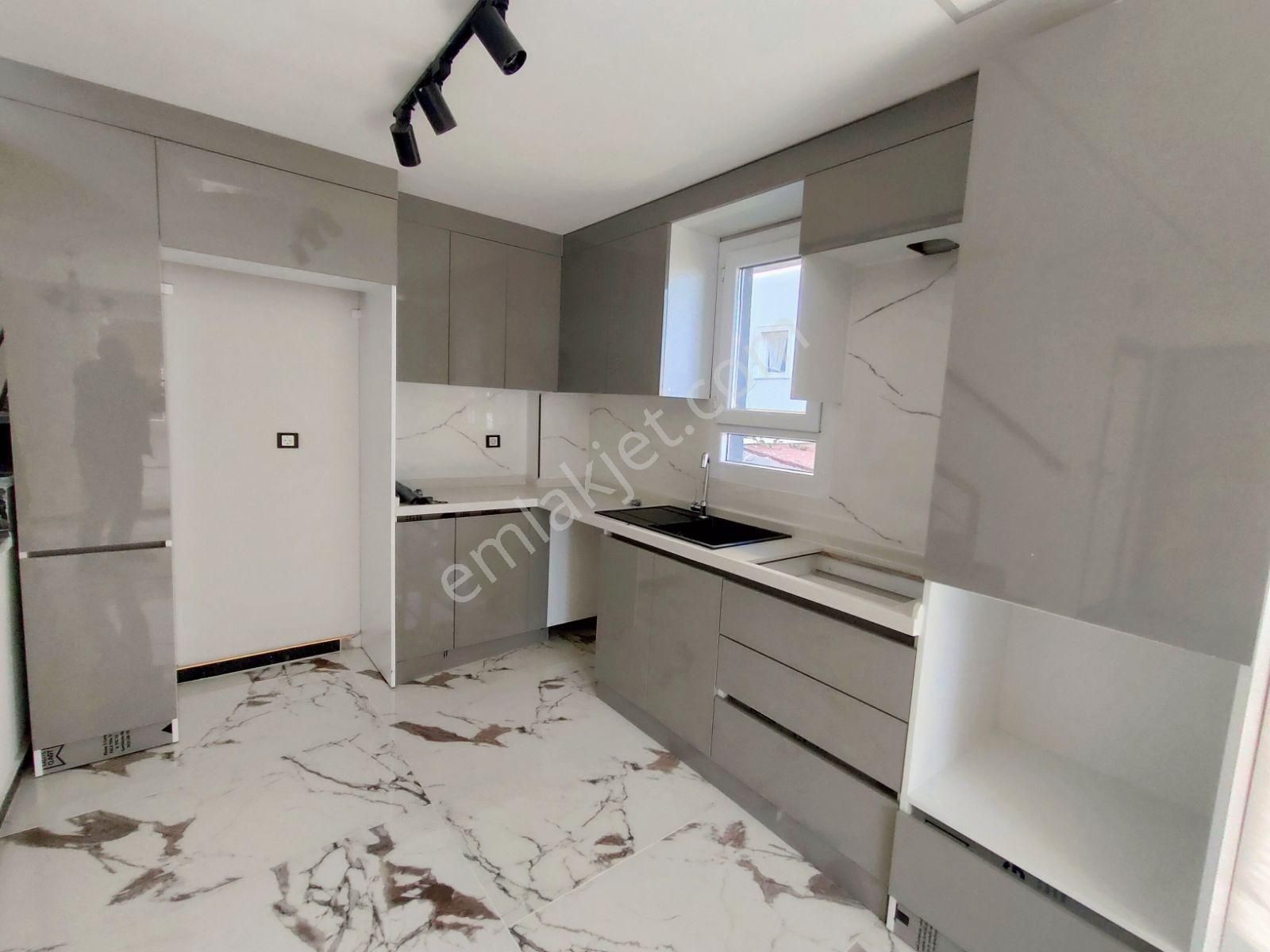 Kartallar'dan Müstakil Bahçeli Manzaralı Geniş Ferah 4+1 Villa. - Görsel 34