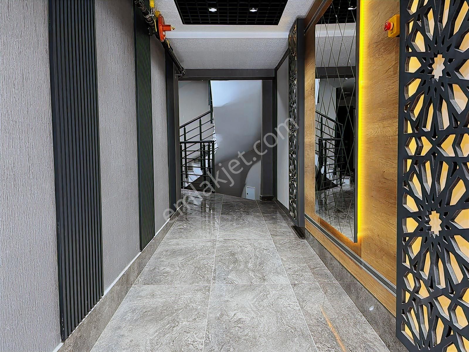 Sbell'den Emek'te Metro Yakını Yeni Binada Ön Cephede Lüks 1+1 - Görsel 3