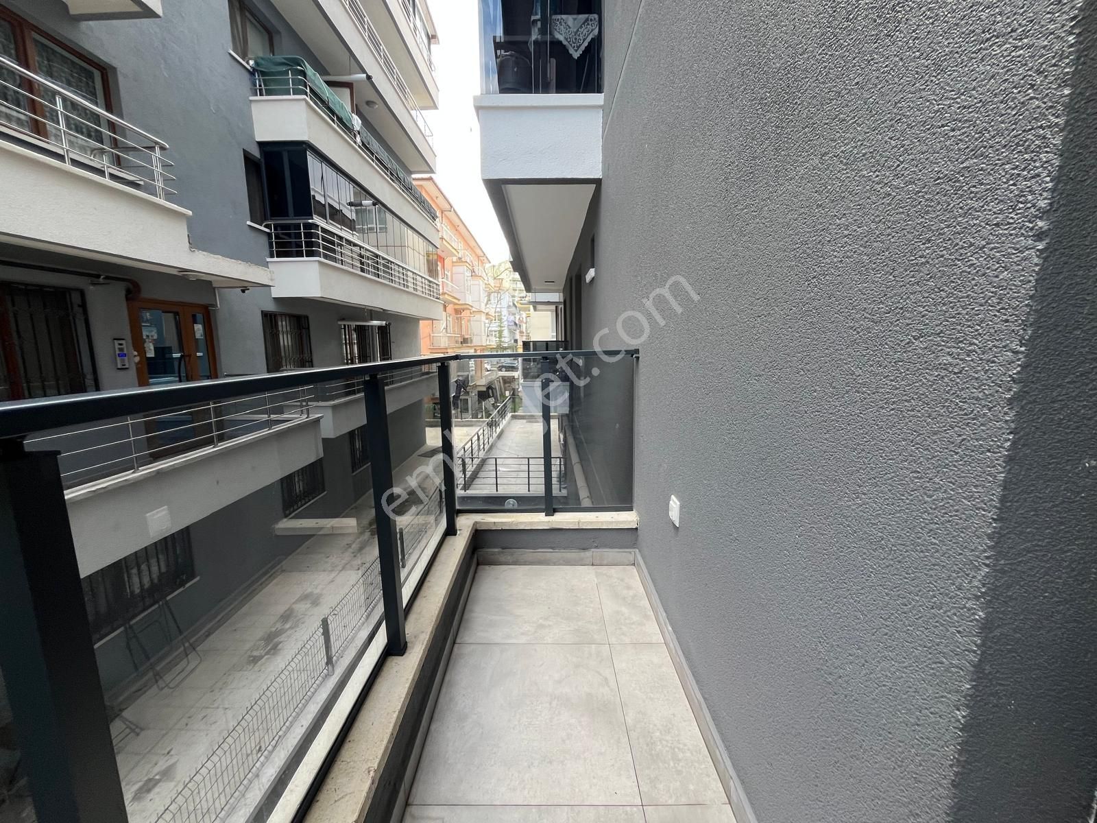 Sbell'den Emek'te Metro Yakını Yeni Binada Ön Cephede Lüks 1+1 - Görsel 11