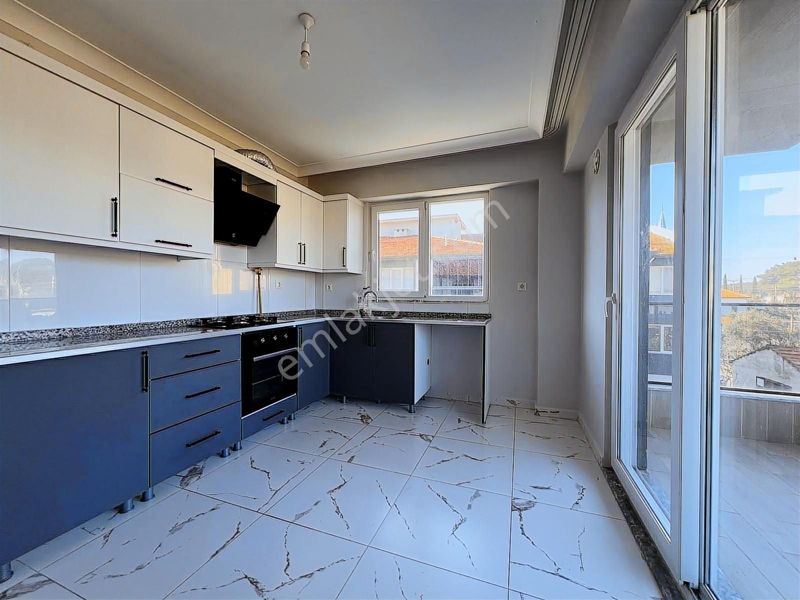Muğla Bayır'da Merkezi Konumda Geniş Ara Kat 2+1 Kiralık Daire