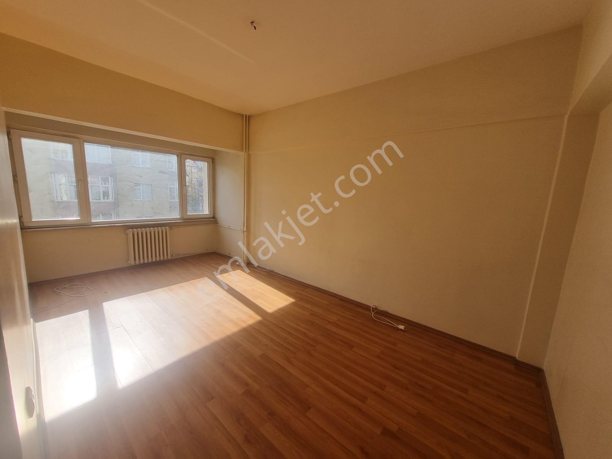Ataşehir İçerenköy Tekiş Sitesinde 110m2 3+1 Arakat Daire - Görsel 9