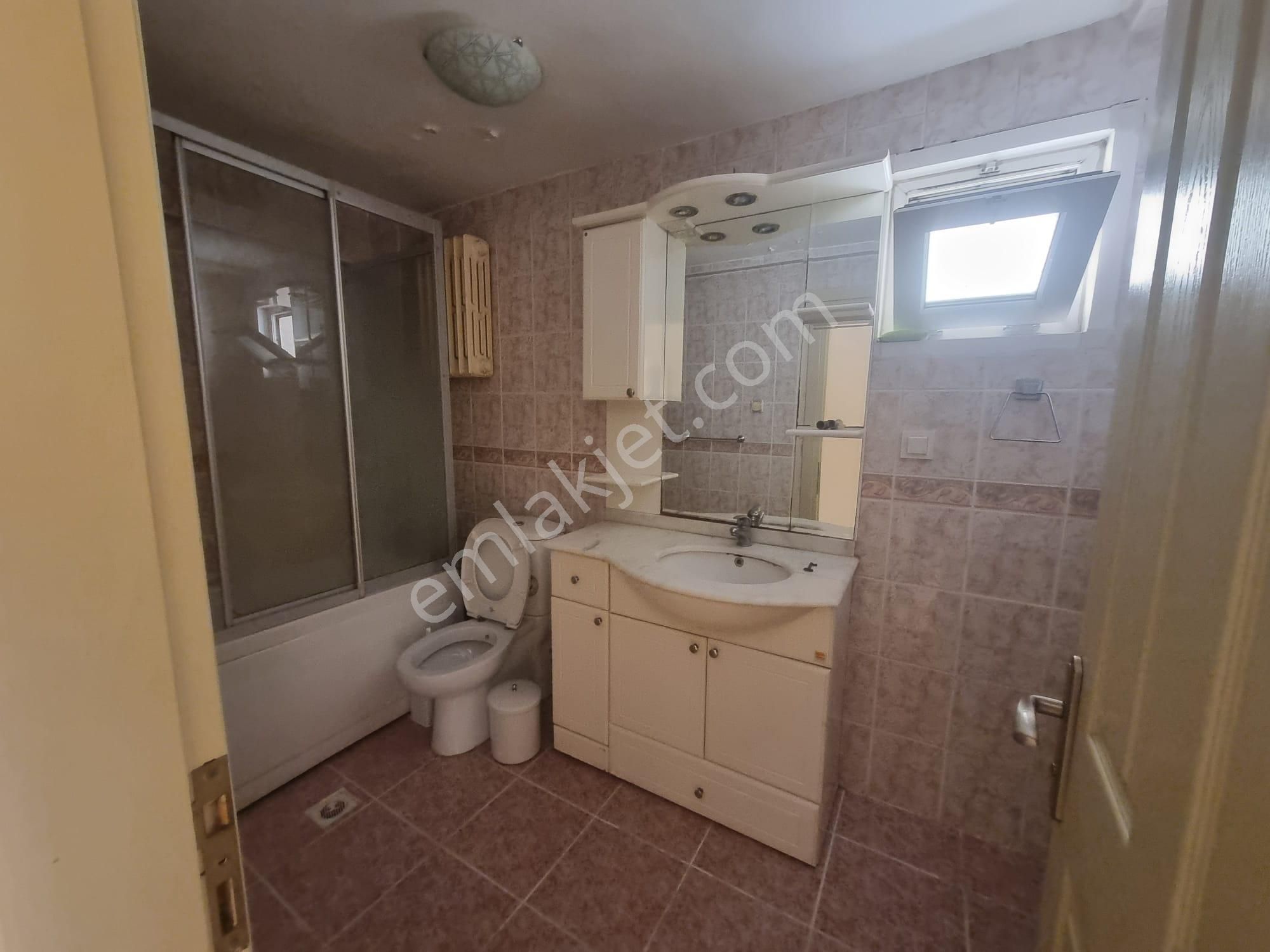 Ataşehir İçerenköy Tekiş Sitesinde 110m2 3+1 Arakat Daire - Görsel 15