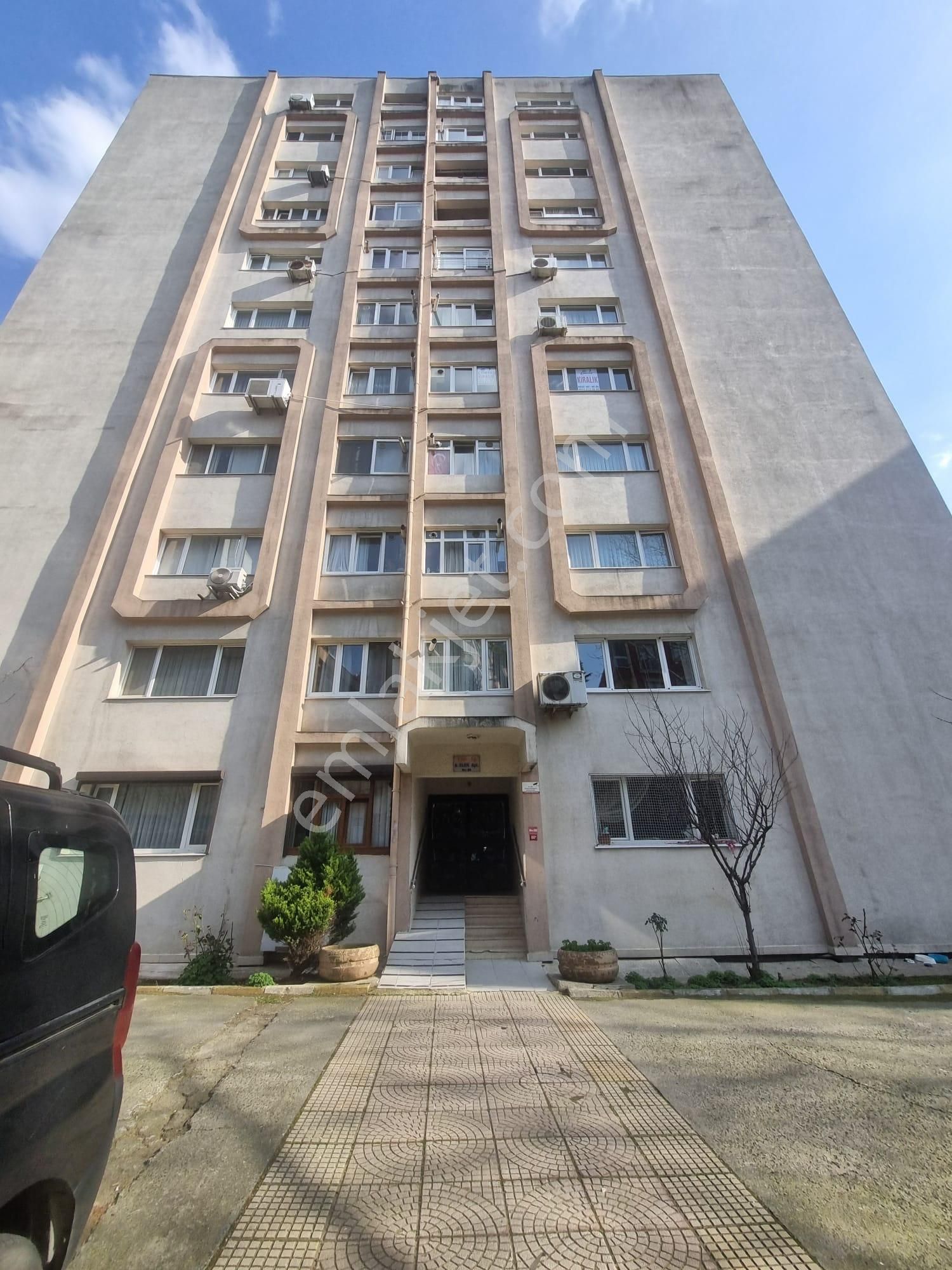 Ataşehir İçerenköy Tekiş Sitesinde 110m2 3+1 Arakat Daire - Görsel 2