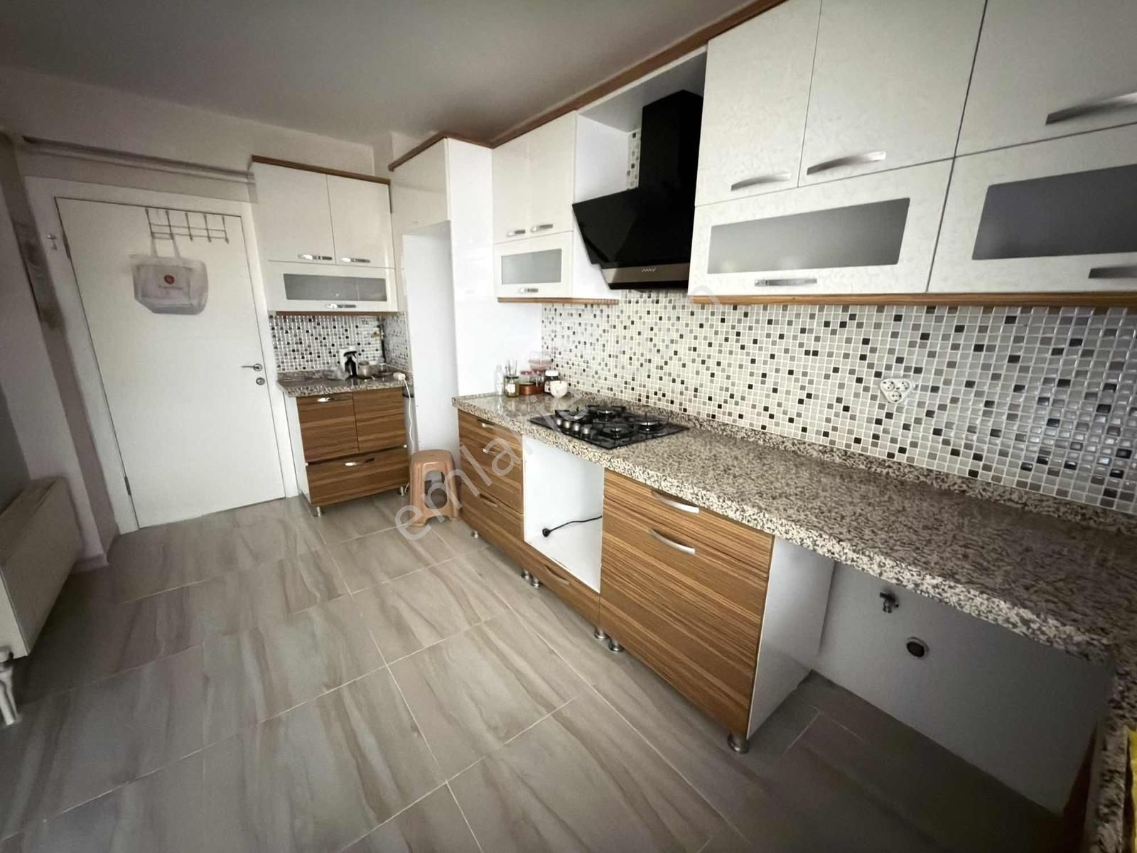 Sezgin Cad. Yakını 5+1 250m² 2.kat Ful Yapılı Kapalı Teraslı Gny - Görsel 3