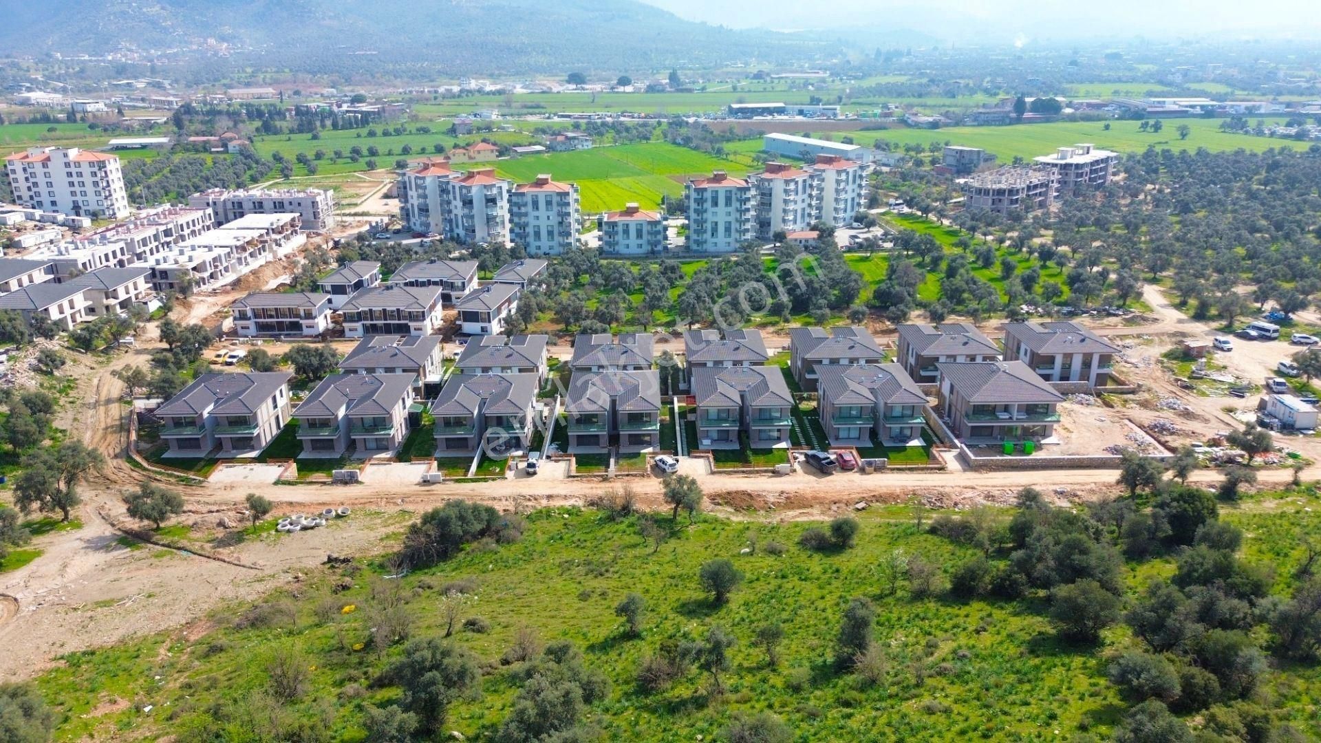 Milas Güneş Mahallesinde Bahçeli 4+1 Kiralık Dubleks Villa - Görsel 2