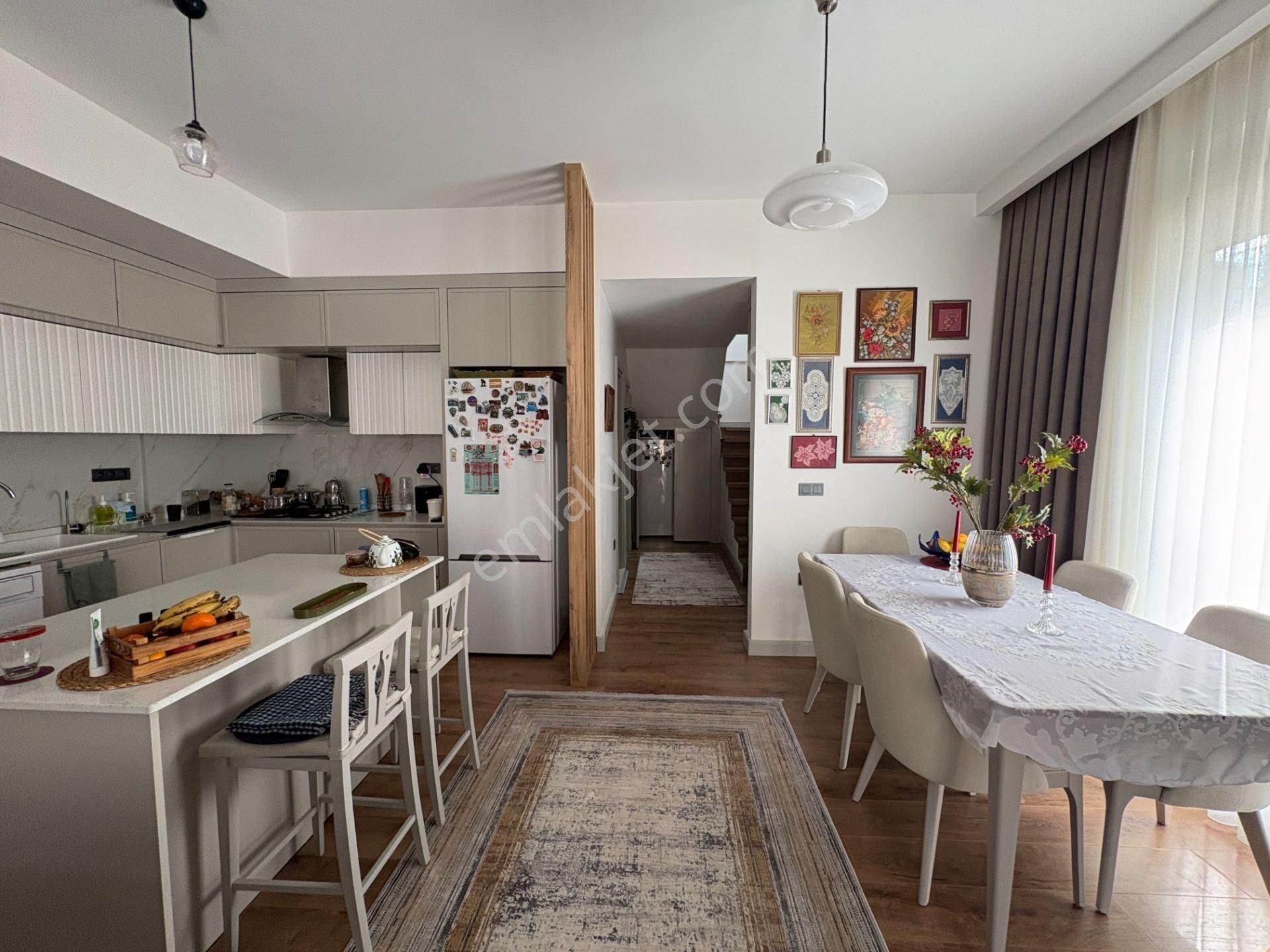 Milas Güneş Mahallesinde Bahçeli 4+1 Kiralık Dubleks Villa - Görsel 16