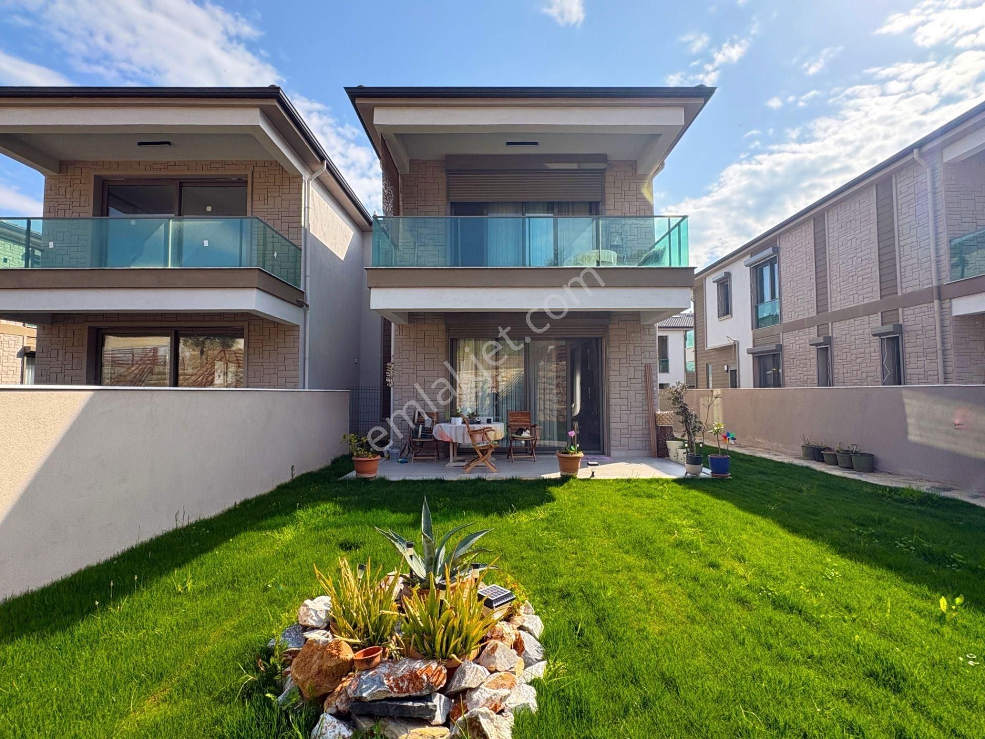 Milas Güneş Mahallesinde Bahçeli 4+1 Kiralık Dubleks Villa - Görsel 6