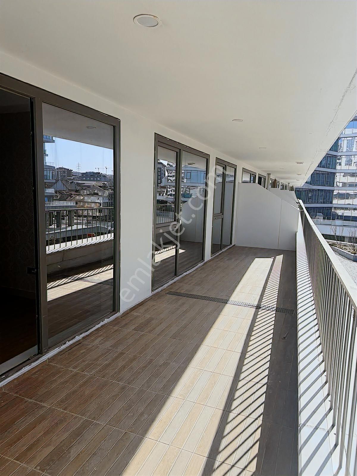 Alizeden Sefaköy İnönü De Yeni Bina Kısa Kat Özel Deko Boş - Görsel 24