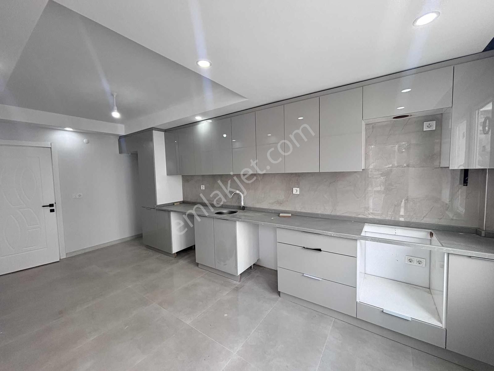 Fa Özbir'den Merkezi Konumda Ultra Geniş Mutfaklı 2+1 Daireler..