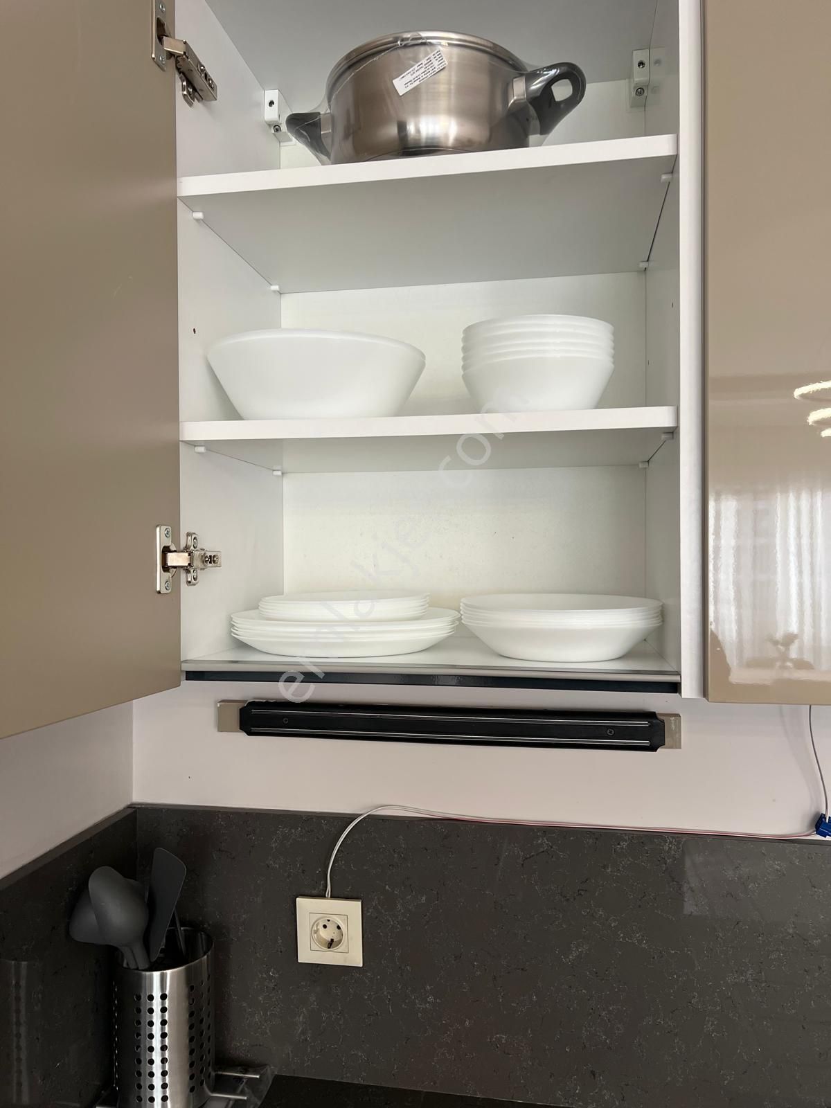 Tuzla’nın Prestijli Projesinde Peyzaj Ve Havuz Cepheli, Full Eşyalı 2+1 Kiralık Daire - Görsel 11