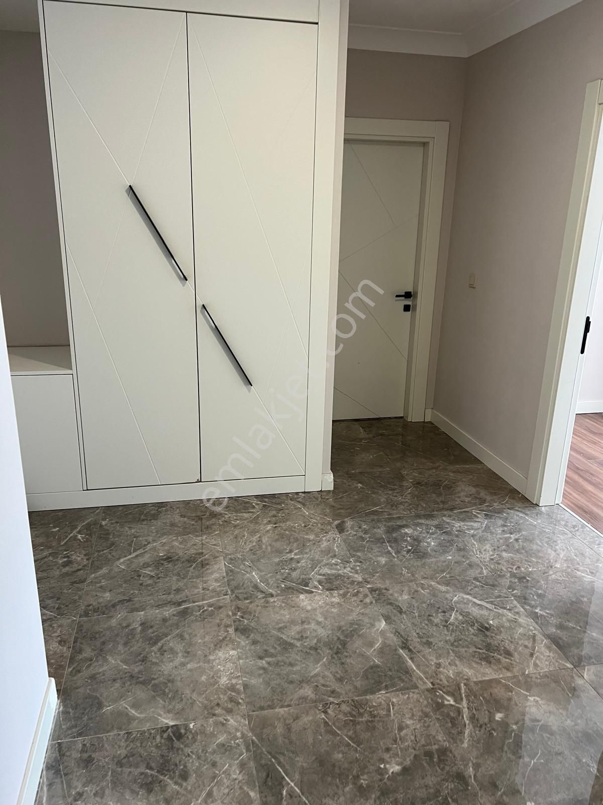 Tuzla’nın Prestijli Projesinde Peyzaj Ve Havuz Cepheli, Full Eşyalı 2+1 Kiralık Daire - Görsel 5