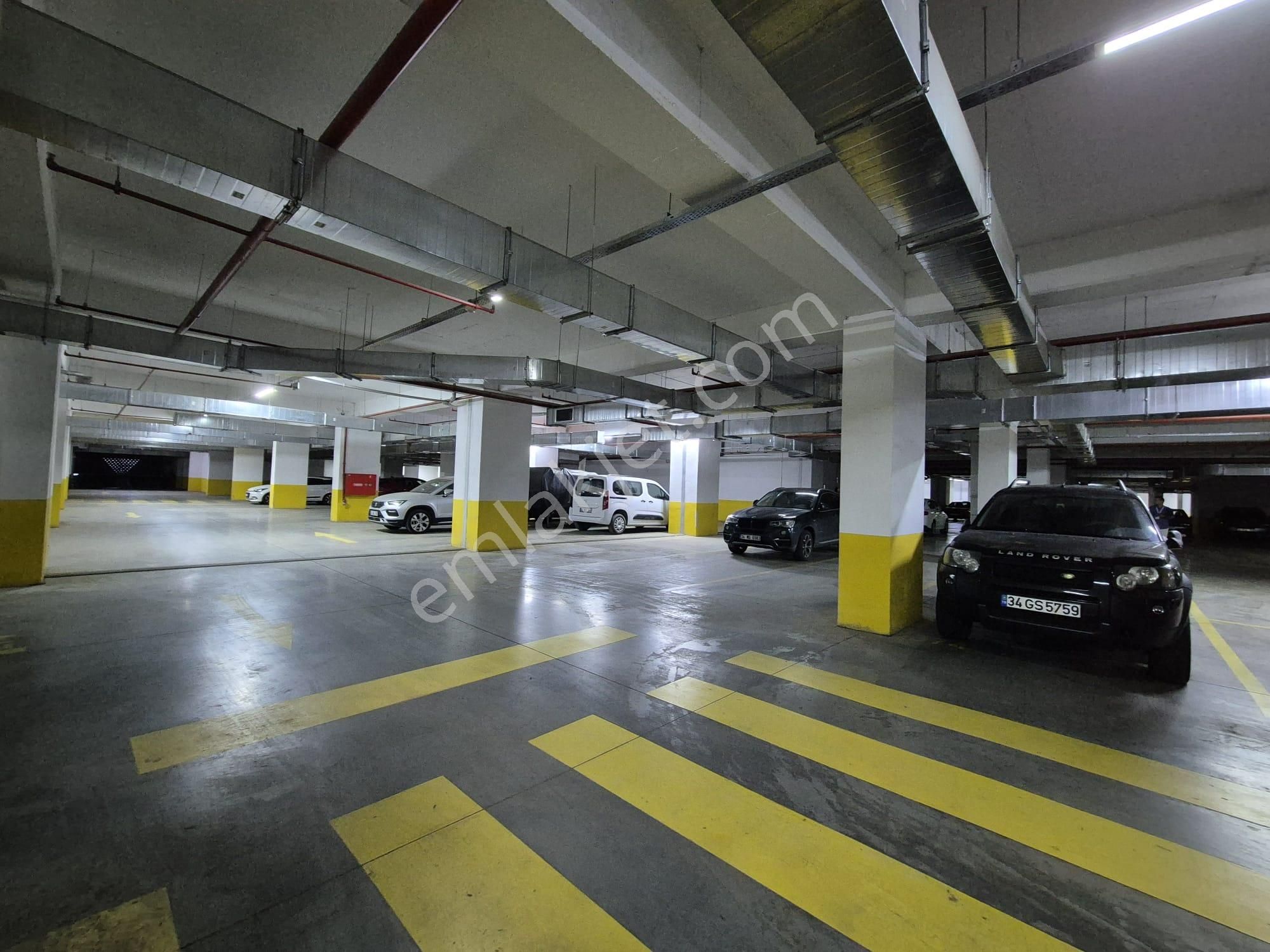 Tuzla’nın Prestijli Projesinde Peyzaj Ve Havuz Cepheli, Full Eşyalı 2+1 Kiralık Daire - Görsel 10