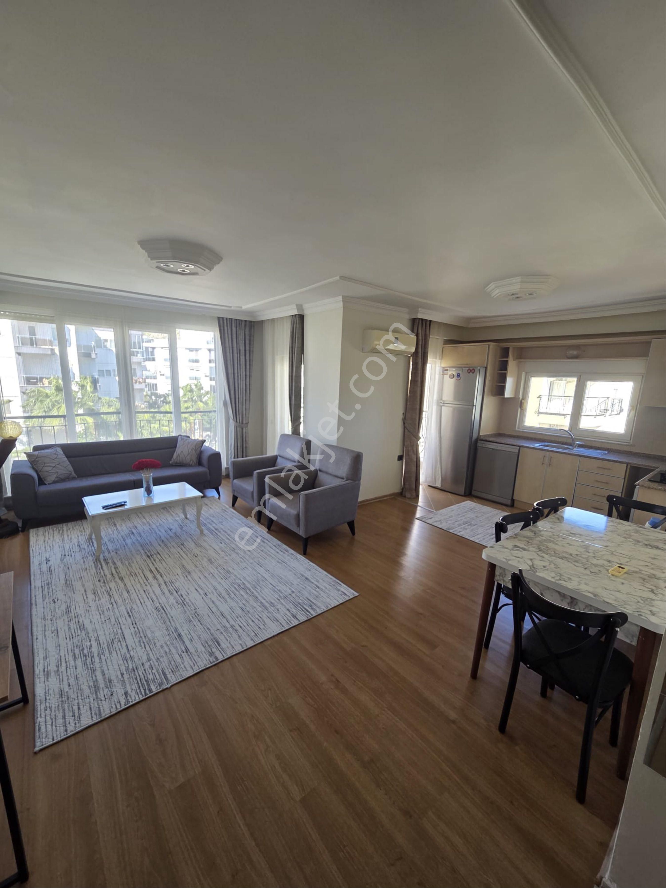 Antalya Konyaaltı Hurma Merkezde Sıte Içı Yüzme Havuzlu 110 Metre² Çok Genış 2 + 1