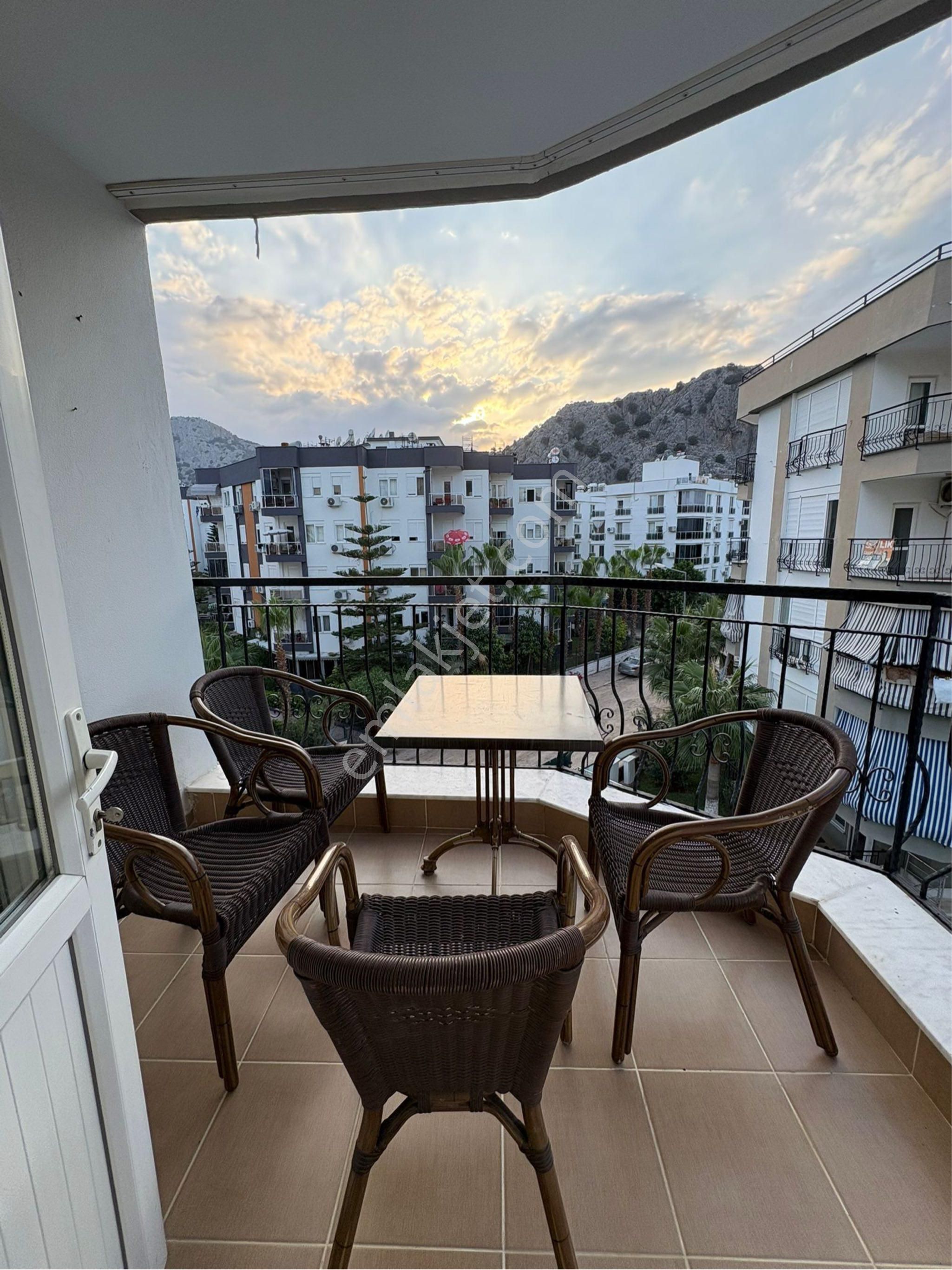 Antalya Konyaaltı Hurma Merkezde Sıte Içı Yüzme Havuzlu 110 Metre² Çok Genış 2 + 1 - Görsel 11