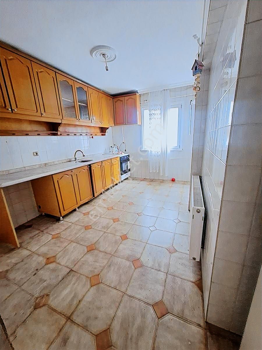 Hürriyette Kiralık 3+1 2.kat Daire - Görsel 12