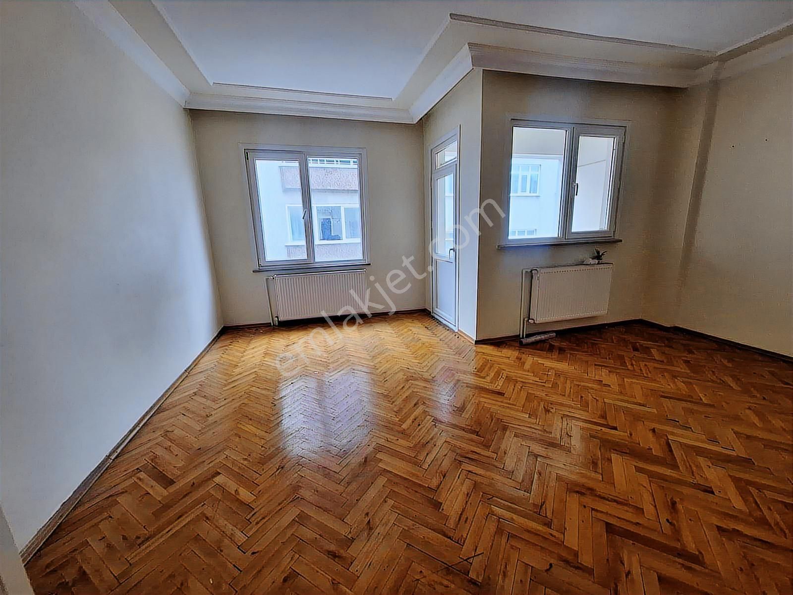 Hürriyette Kiralık 3+1 2.kat Daire