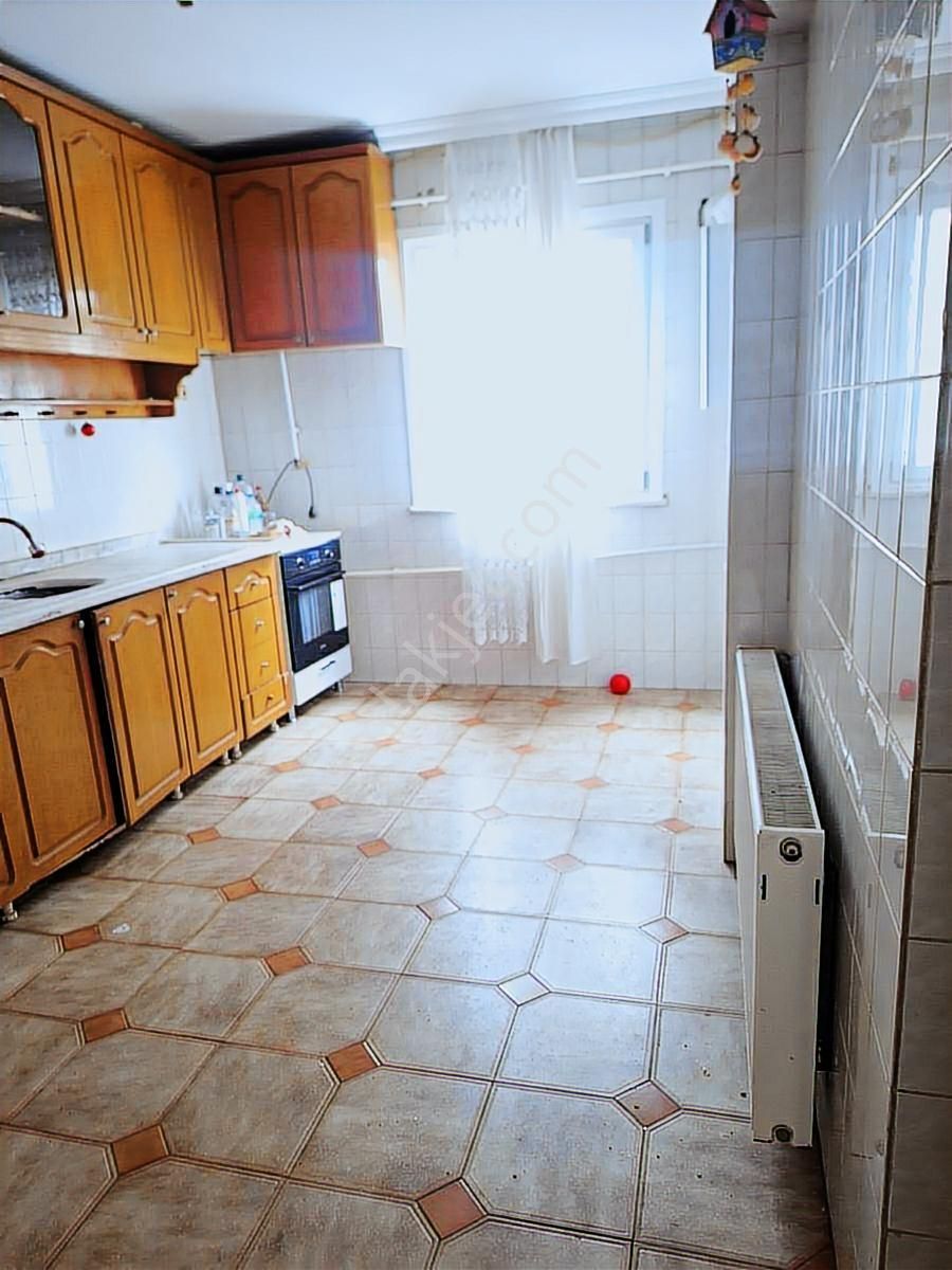 Hürriyette Kiralık 3+1 2.kat Daire - Görsel 19
