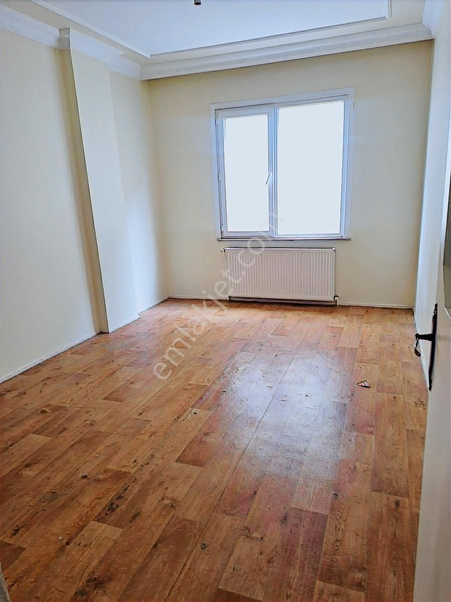 Hürriyette Kiralık 3+1 2.kat Daire - Görsel 3